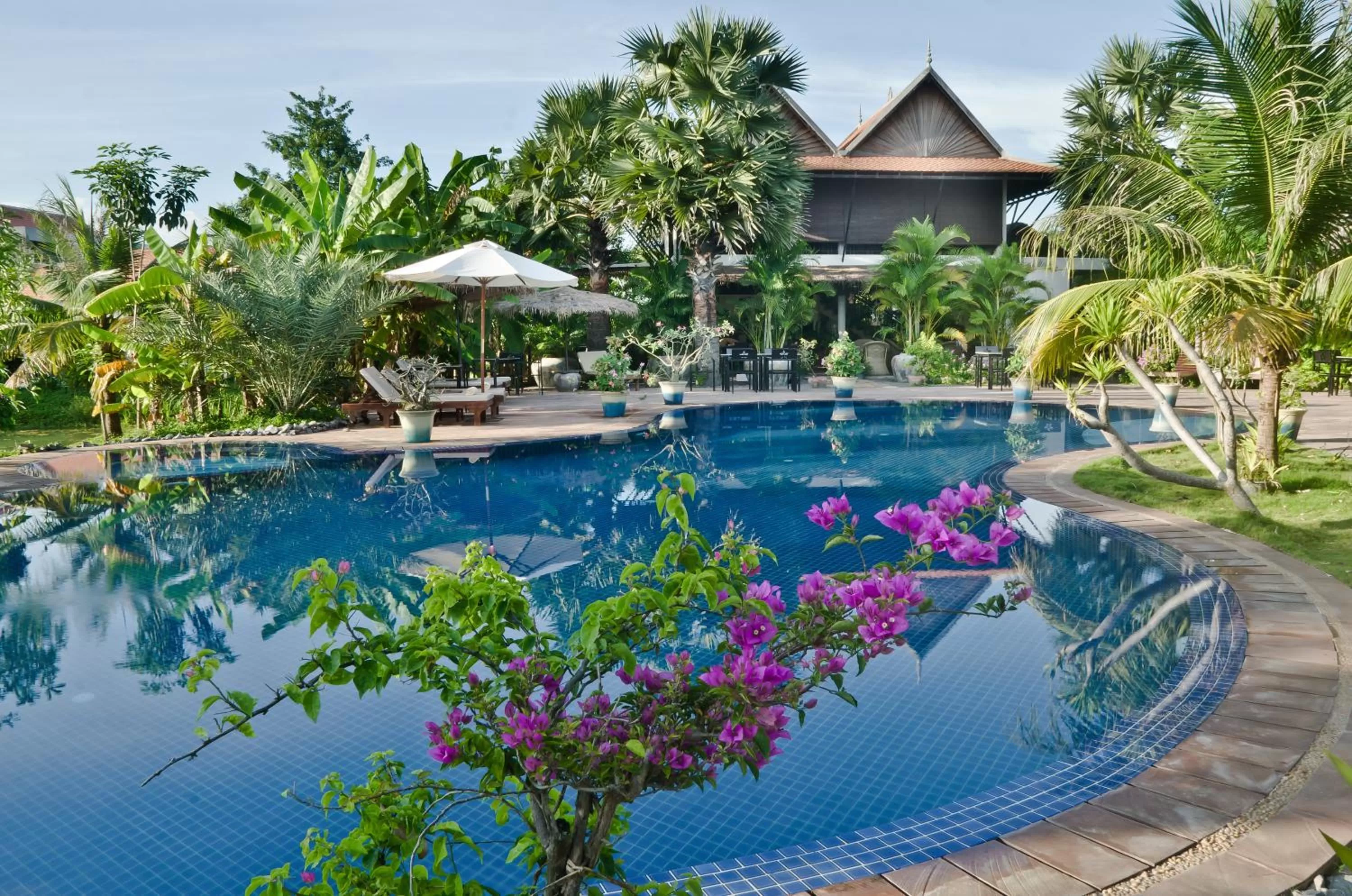 Swimming pool in Battambang Resort