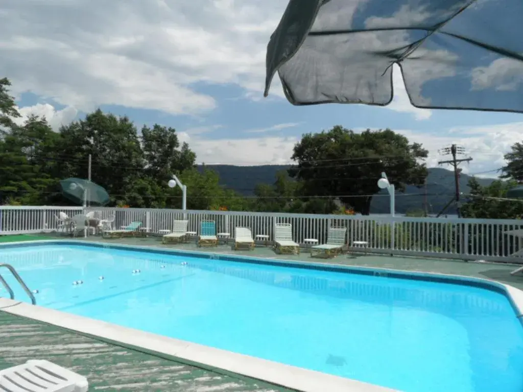Day, Swimming Pool in Pinebrook Motel