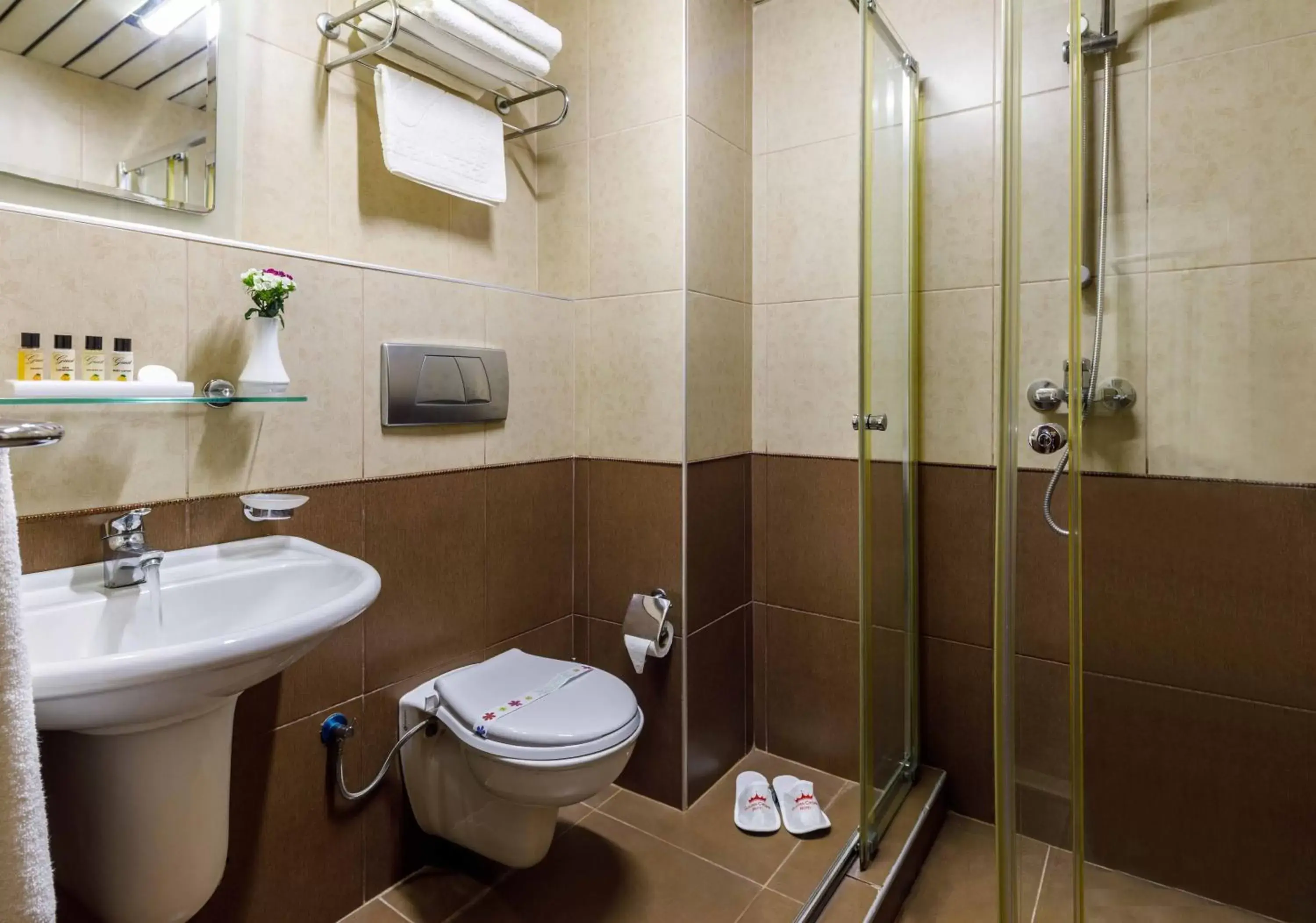 Bathroom in Golden Crown Hotel