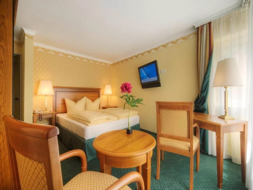 Bed in Trip Inn Hotel Der Adelshof