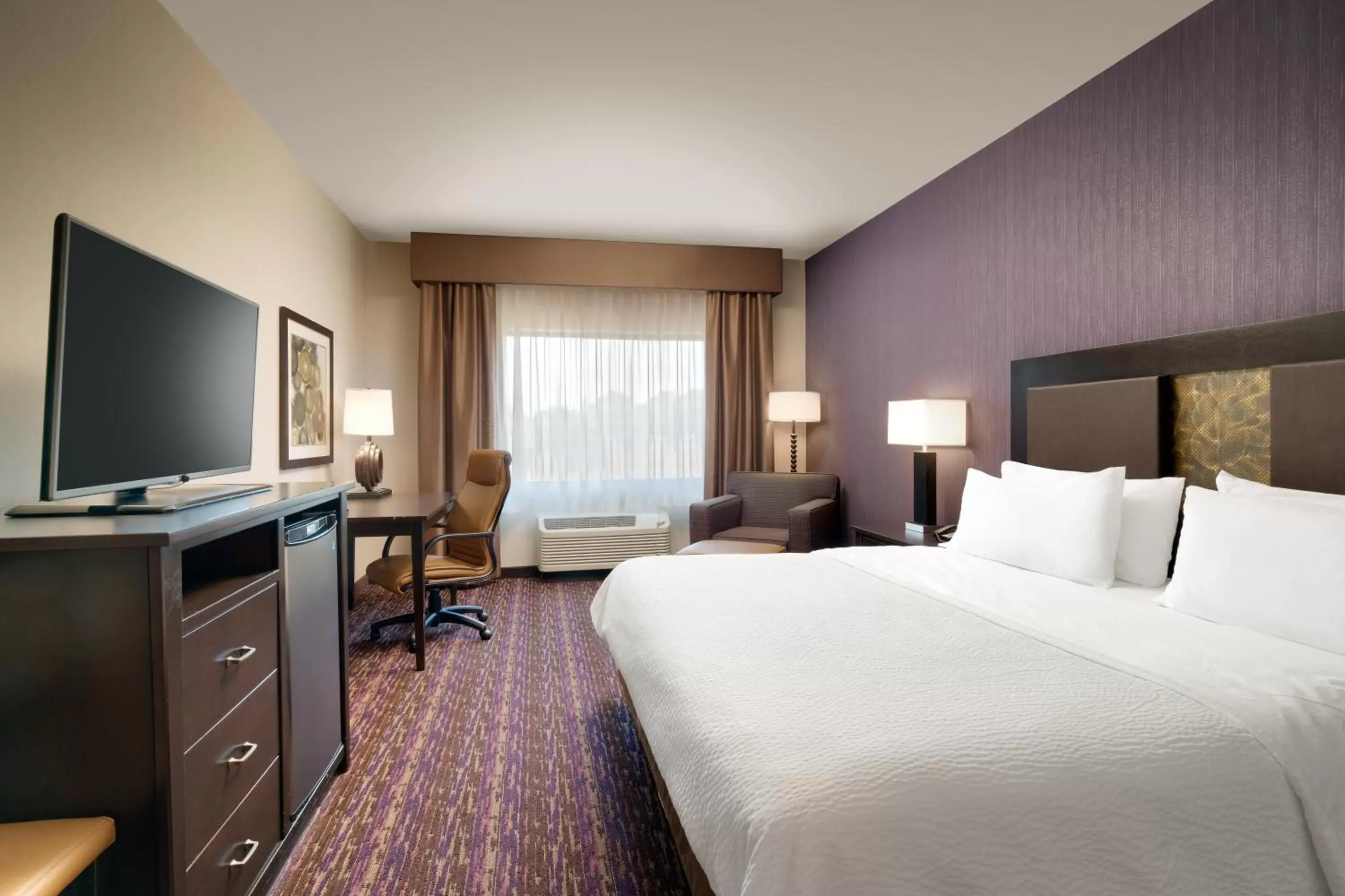 Bed in Holiday Inn Express Hotel & Suites Billings, an IHG Hotel
