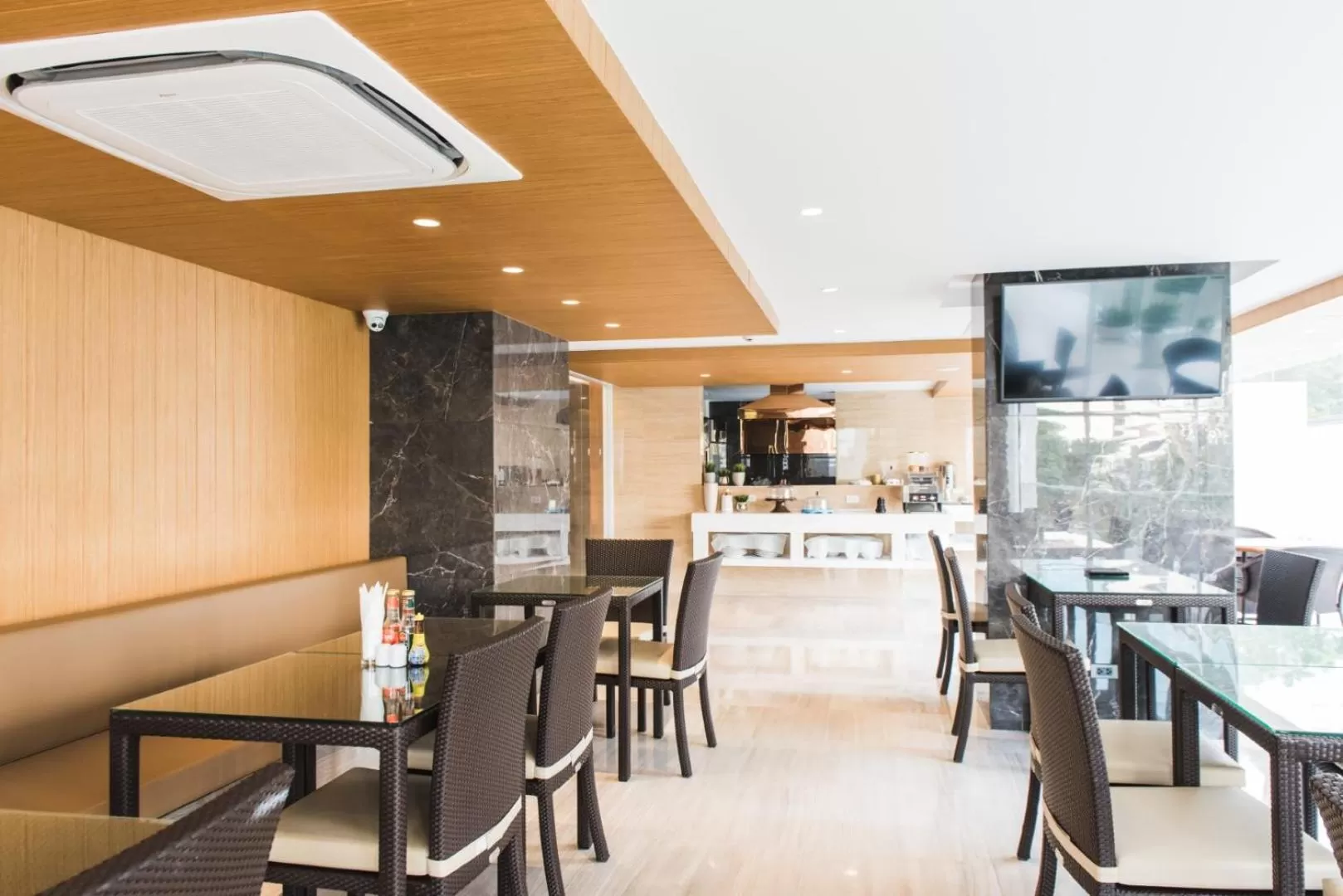 Restaurant/places to eat in twothree a homely hotel - SHA Extra Plus