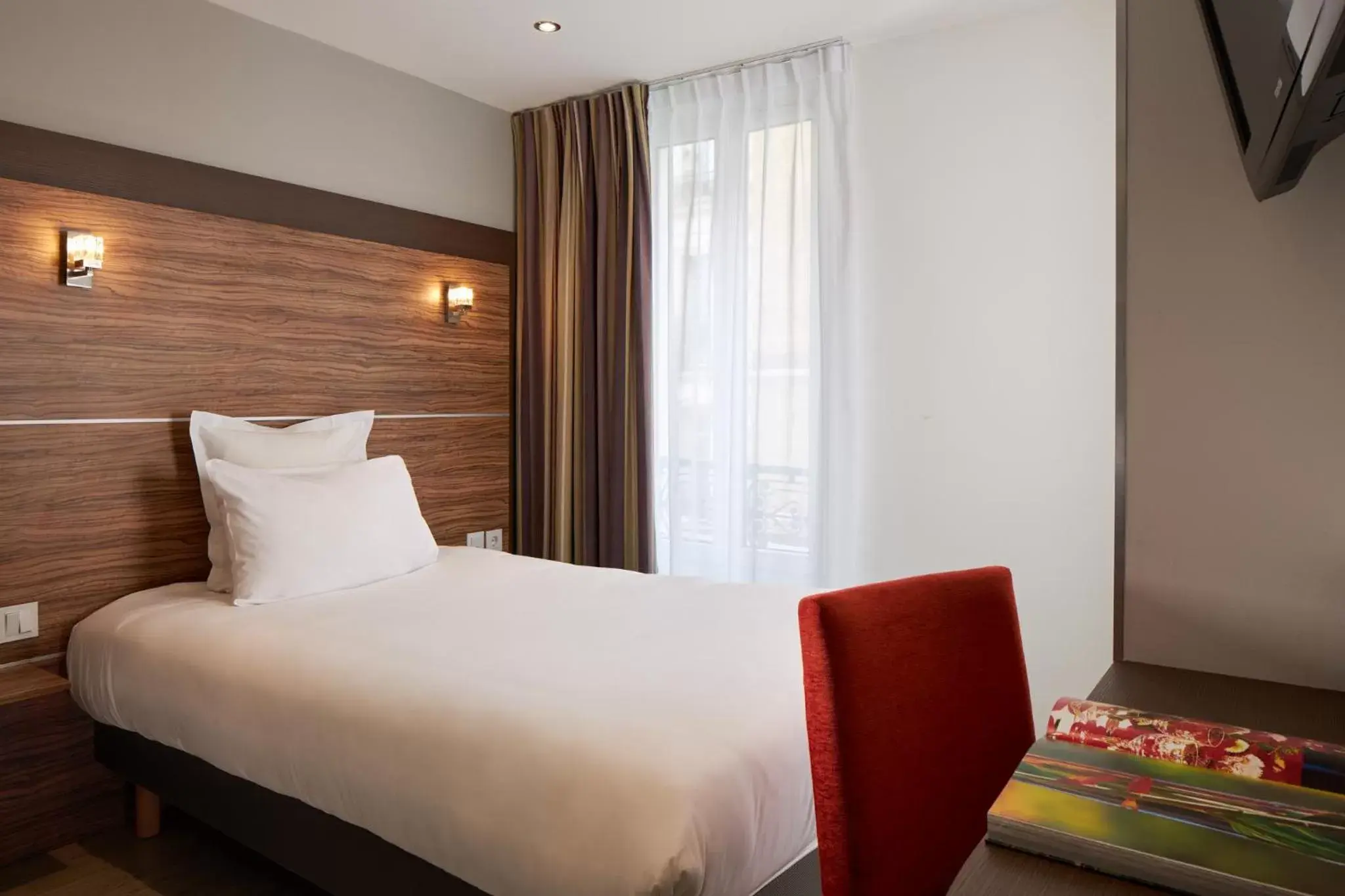 Bedroom, Bed in Hotel Apolonia Paris Montmartre; Sure Hotel Collection by Best Western