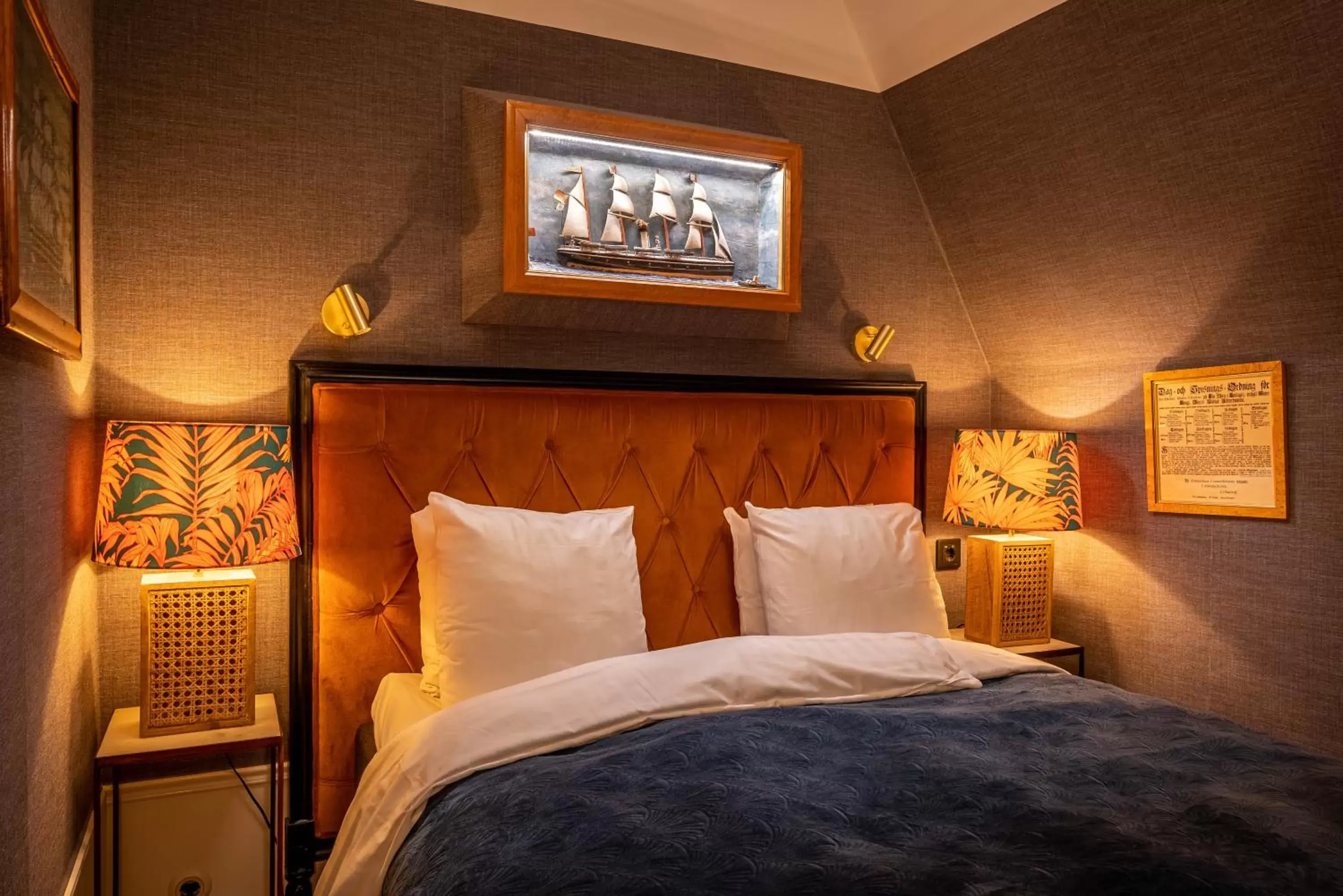 Small Double Room in Victory Hotel Small Double Room in Victory Hotel