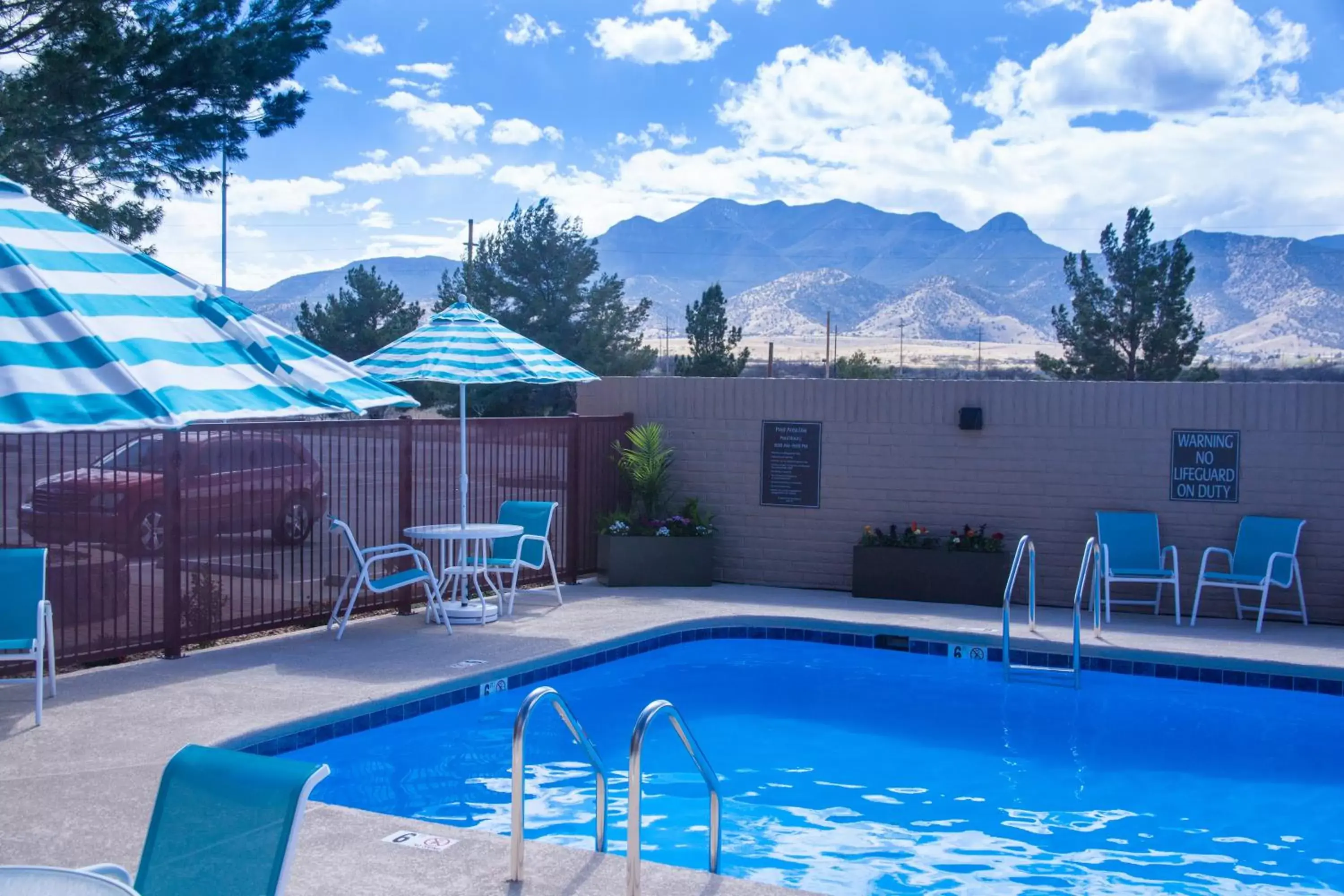 Patio, Swimming Pool in Best Western Plus Sun Canyon