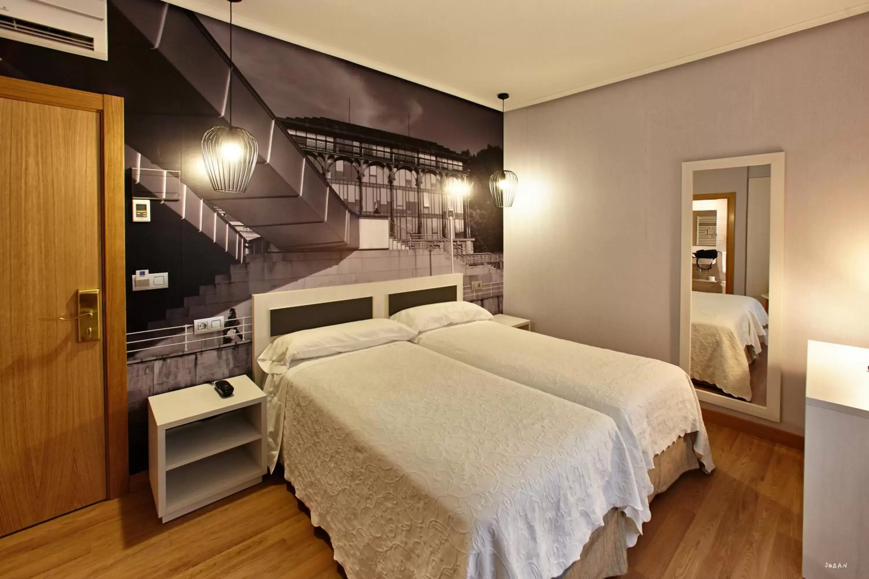 Bedroom, Bed in Hotel Sirimiri