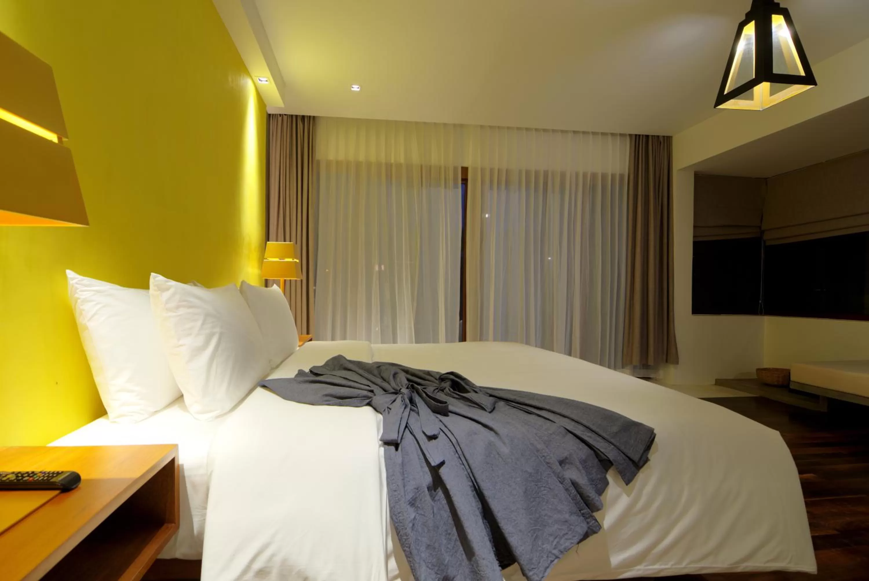 Photo of the whole room, Bed in Apsara Residence Hotel