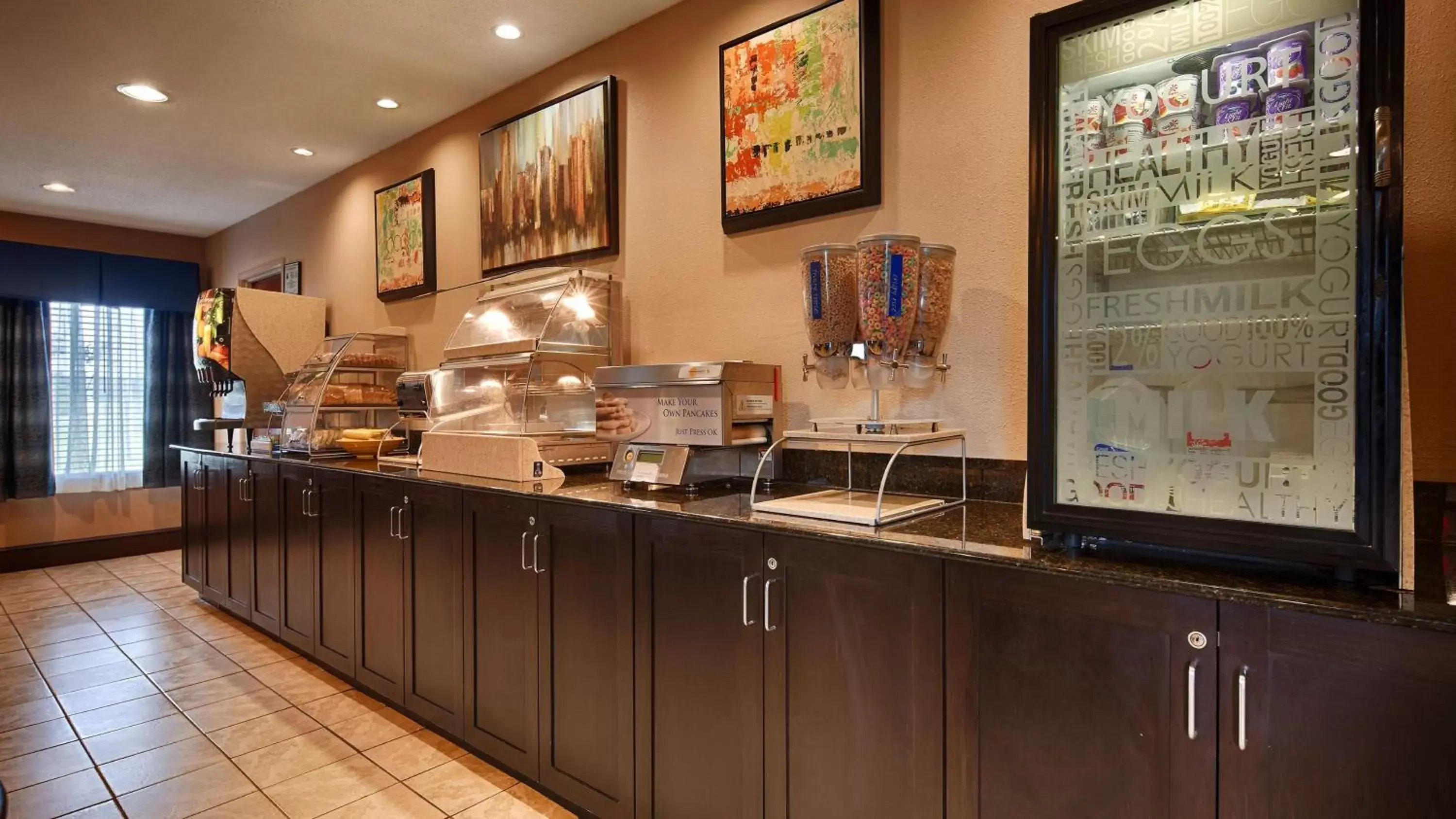 Restaurant/Places to Eat in SureStay Plus Hotel by Best Western Roanoke Rapids I-95