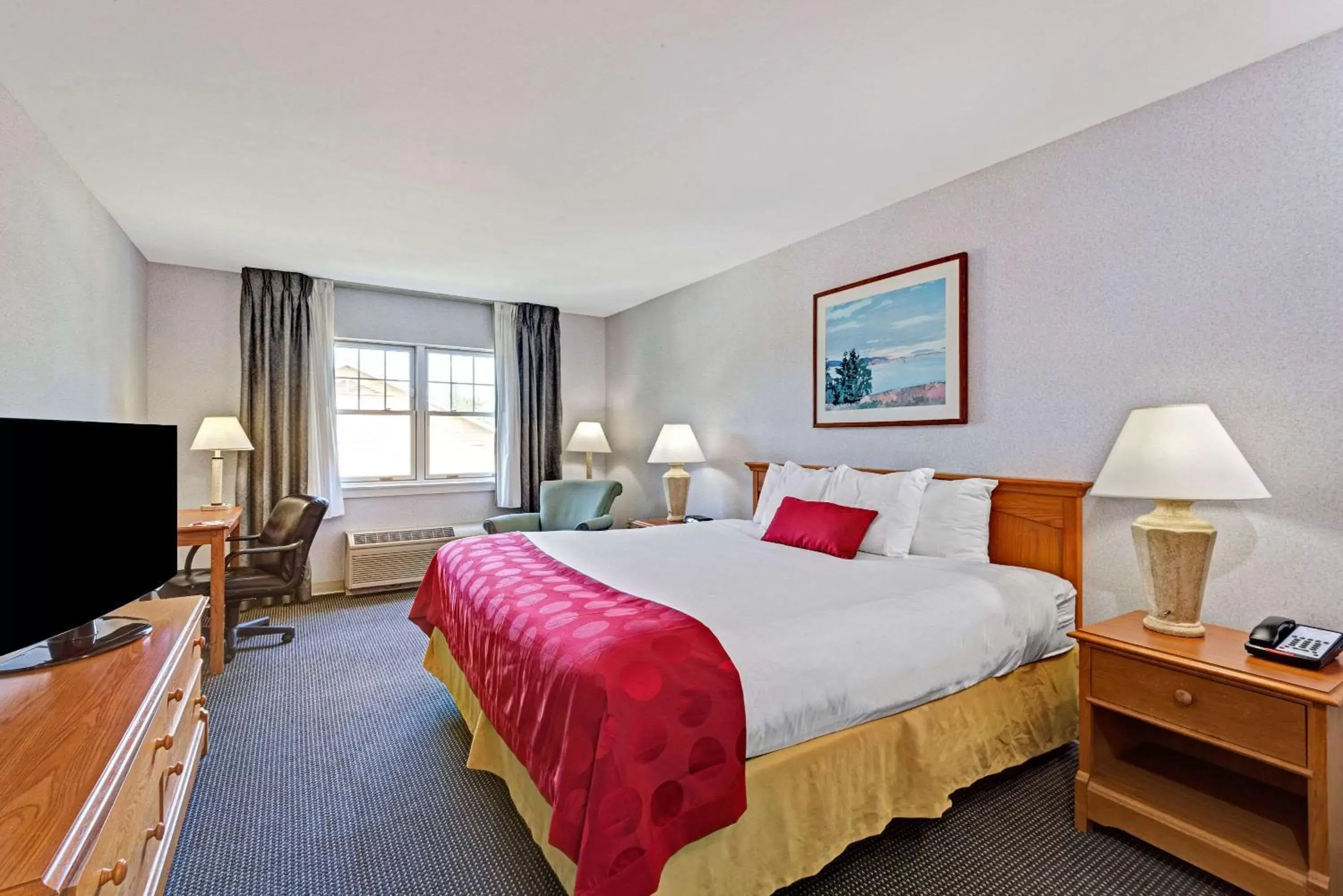 Photo of the whole room, Bed in Ramada by Wyndham Saco/Old Orchard Beach Area