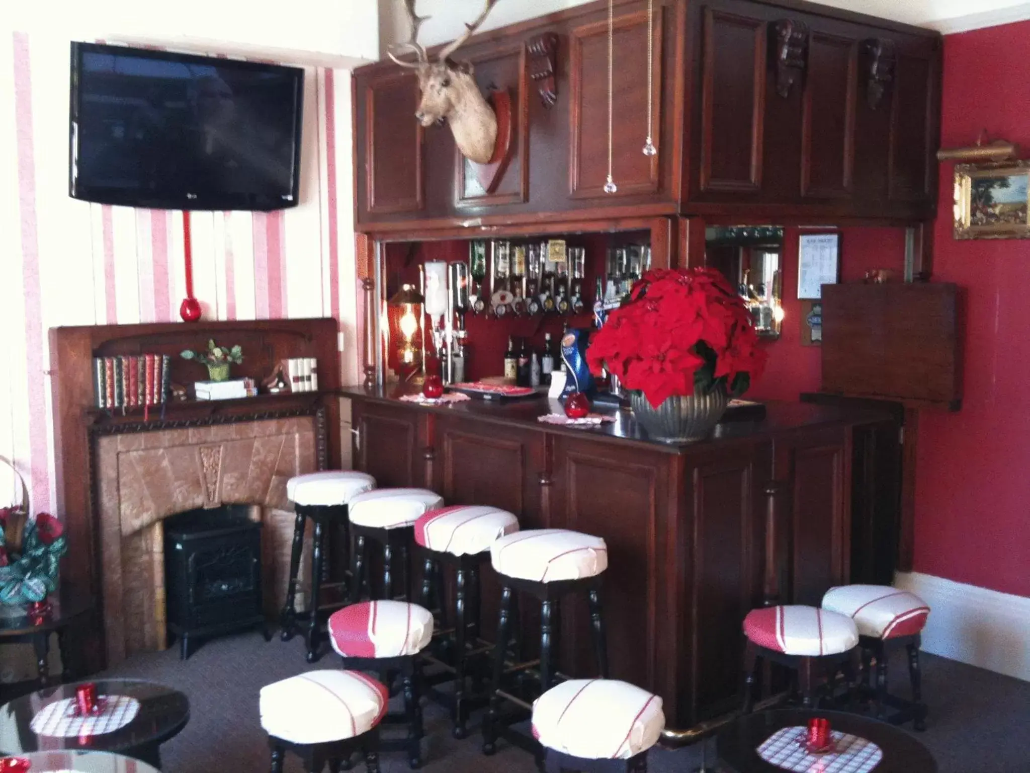 Coffee/tea facilities, Lounge/Bar in Balmoral Lodge Hotel