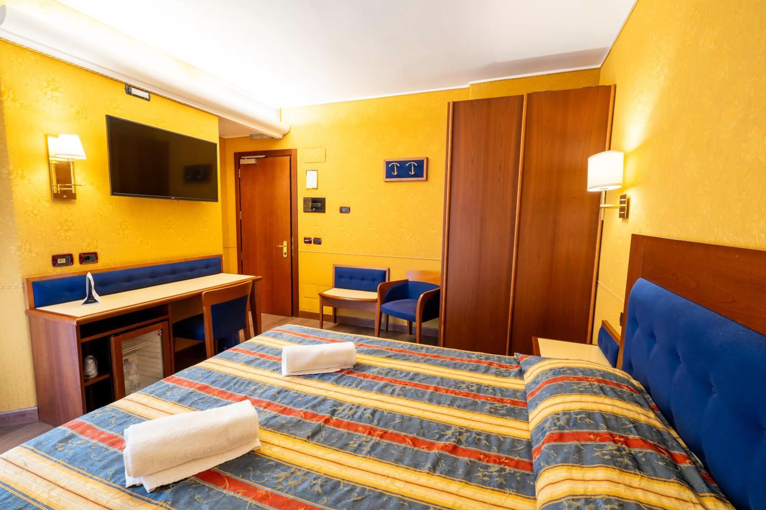 Bed in Hotel Des Etrangers