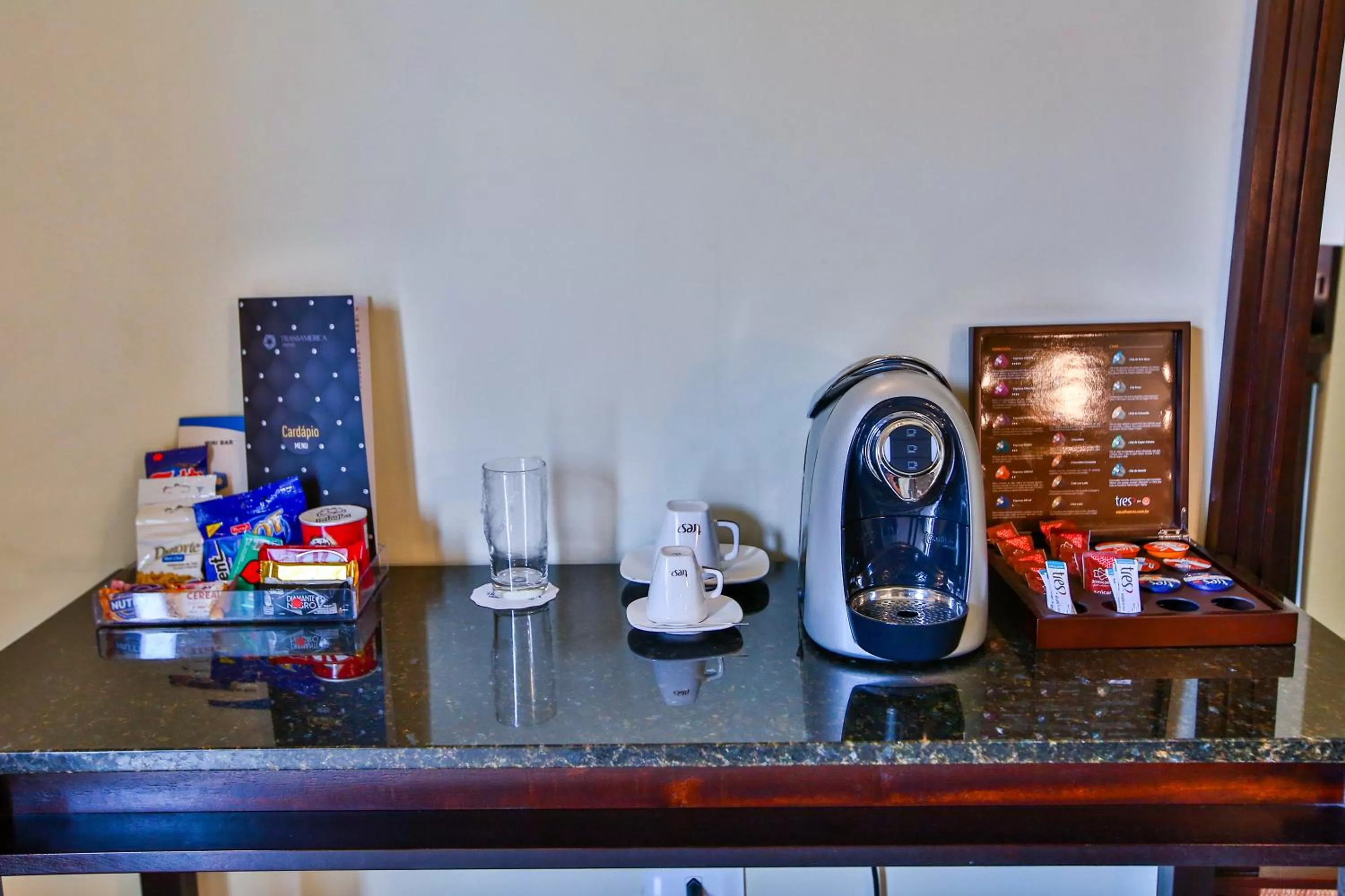 Coffee/tea facilities in Transamerica Executive Curitiba Batel