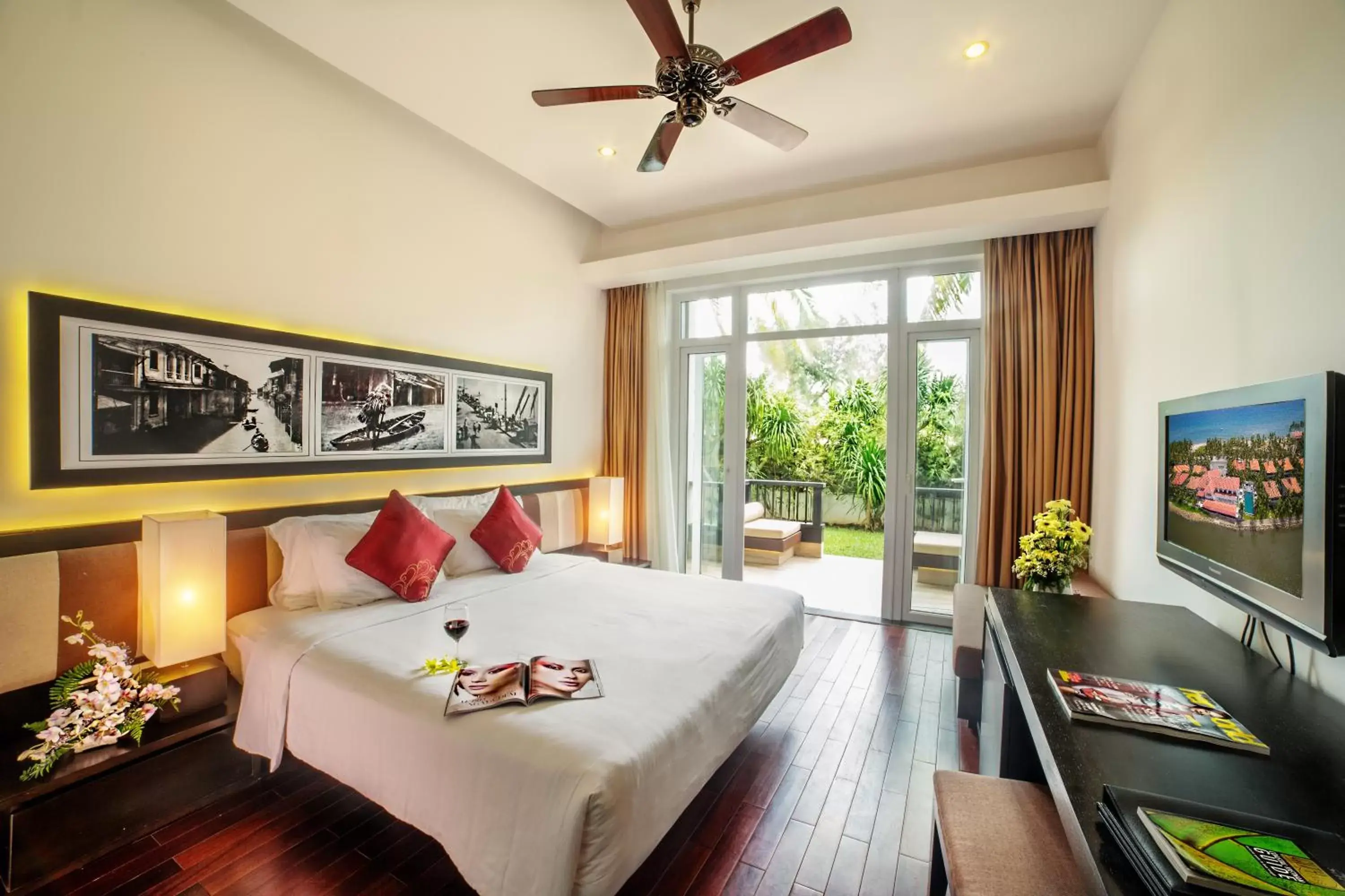 Balcony/Terrace, Bed in Hoi An Beach Resort