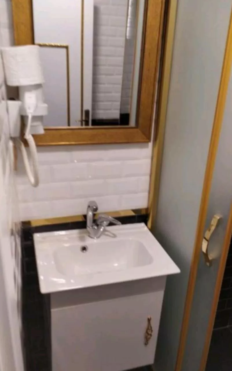 Bathroom in Hotel Artist