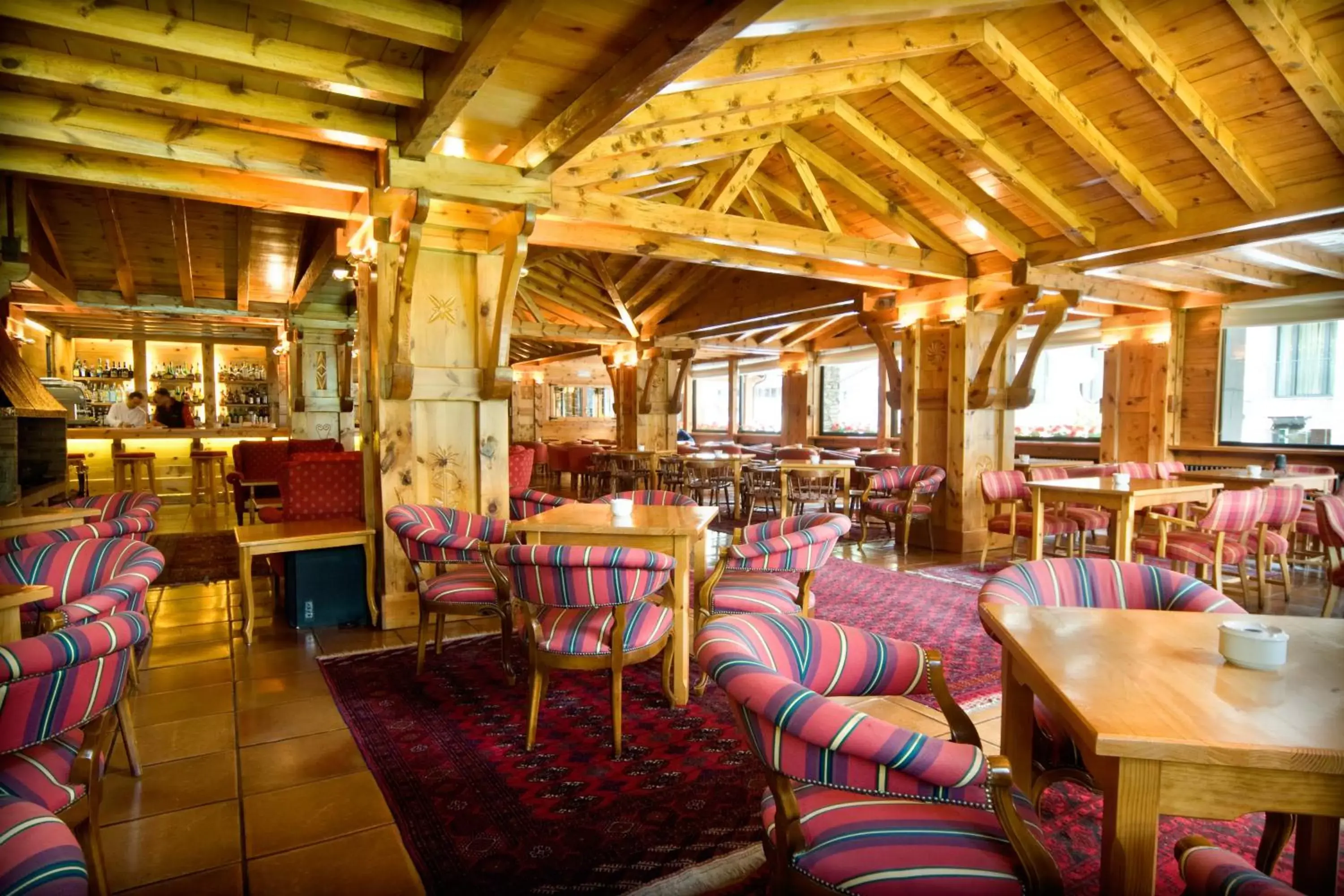 Communal lounge/ TV room, Restaurant/Places to Eat in Rutllan & Spa
