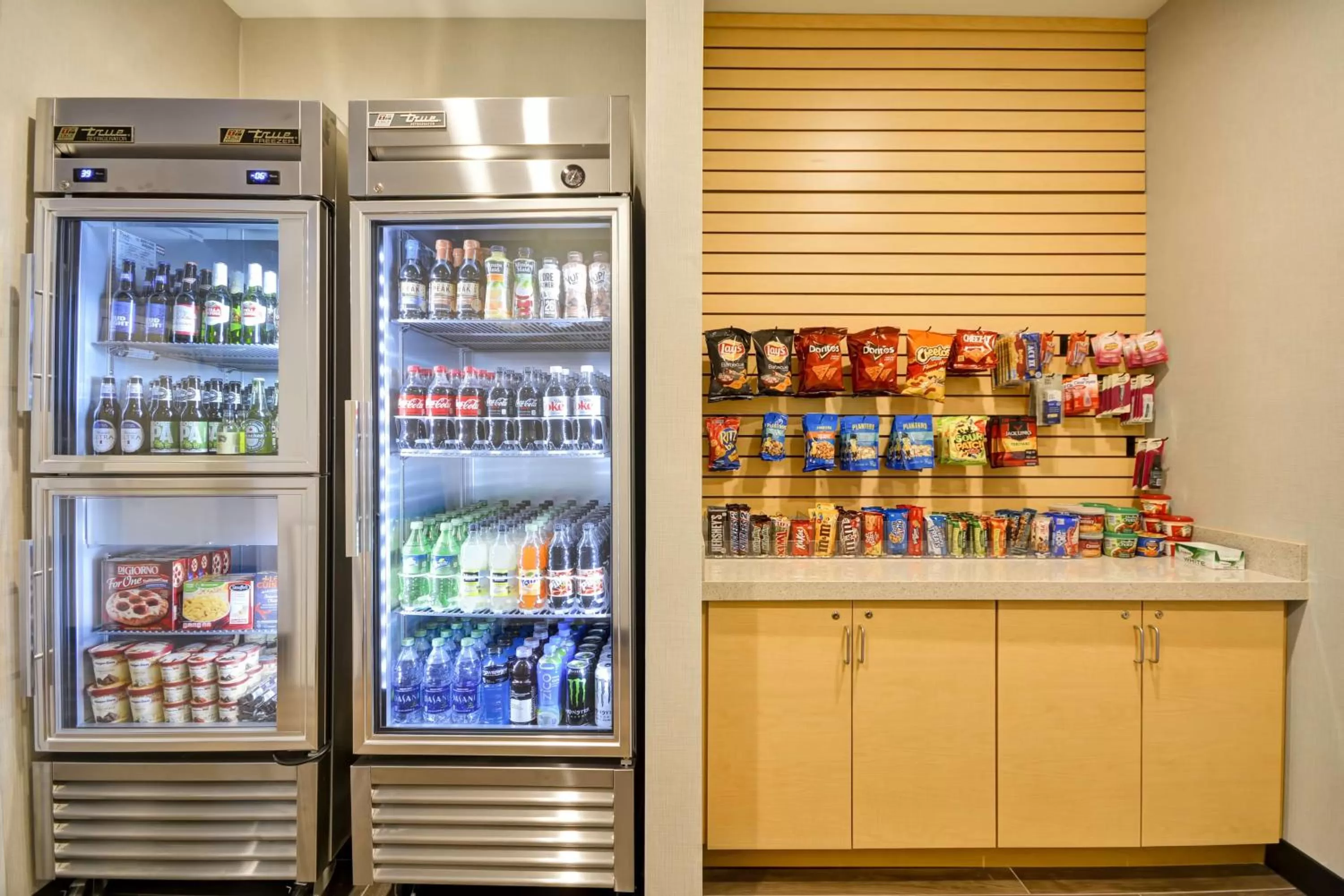 Restaurant/places to eat in Home2 Suites By Hilton Evansville