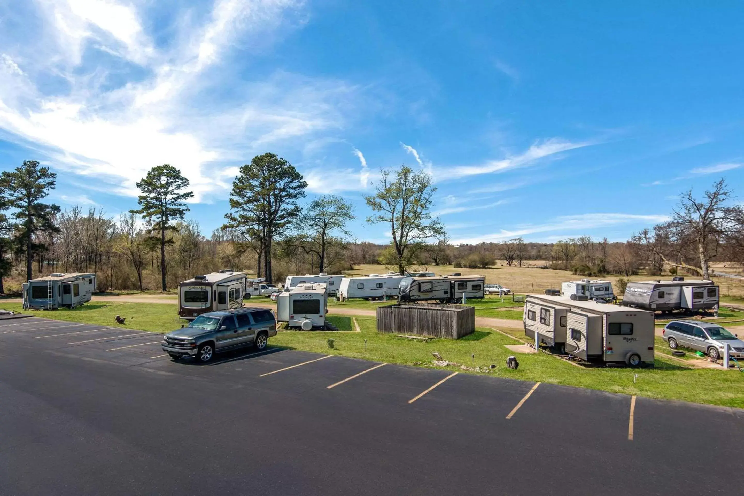 Property building in Rodeway Inn Broken Bow-Hochatown