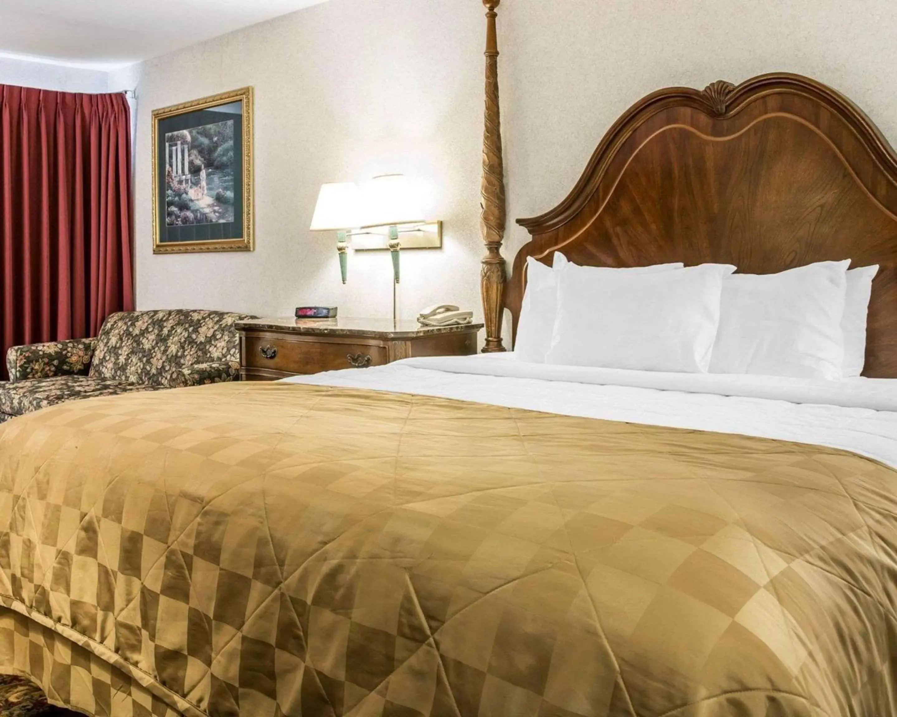 Photo of the whole room, Bed in Clarion Hotel Beachfront Photo of the whole room, Bed in Clarion Hotel Beachfront