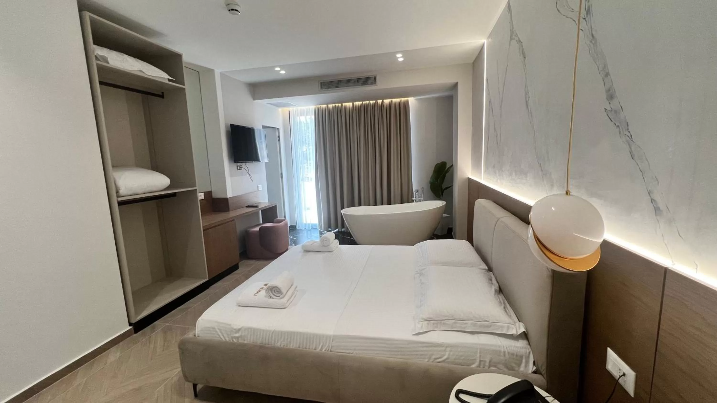 Photo of the whole room, Bed in Hotel Memaj