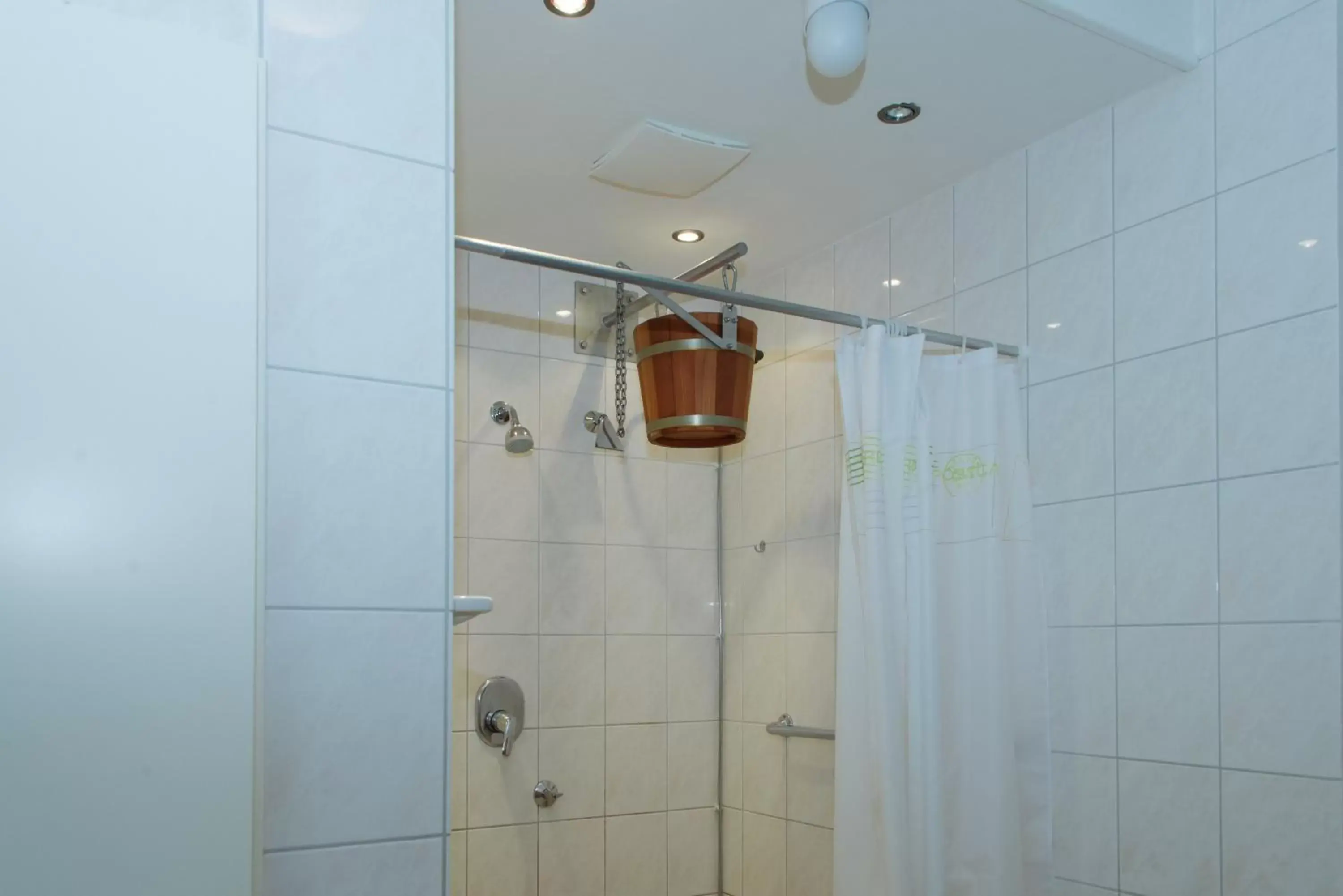 Sauna, Bathroom in Hotel Deutscher Kaiser