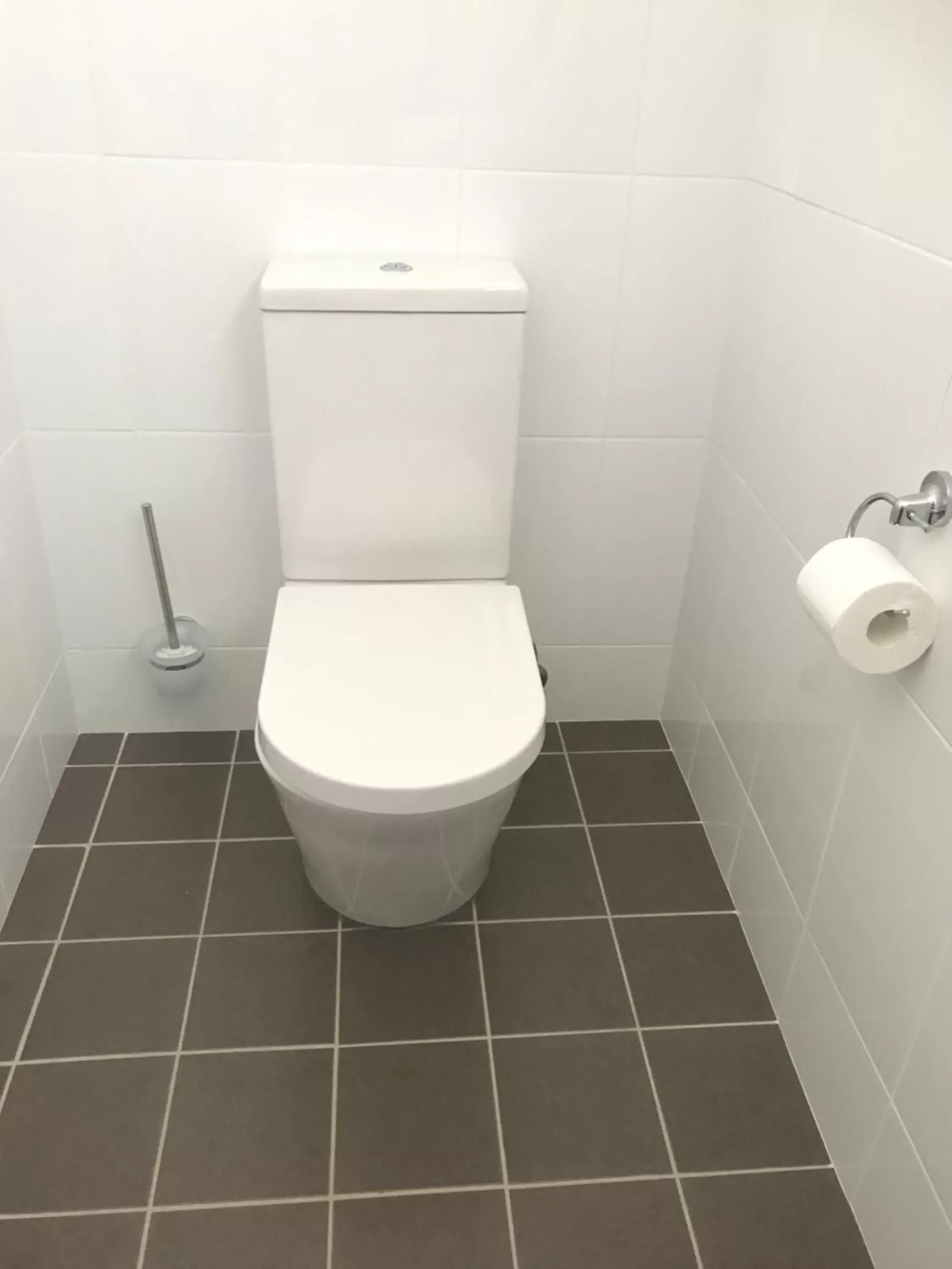 Toilet, Bathroom in Kootingal Landview Motel