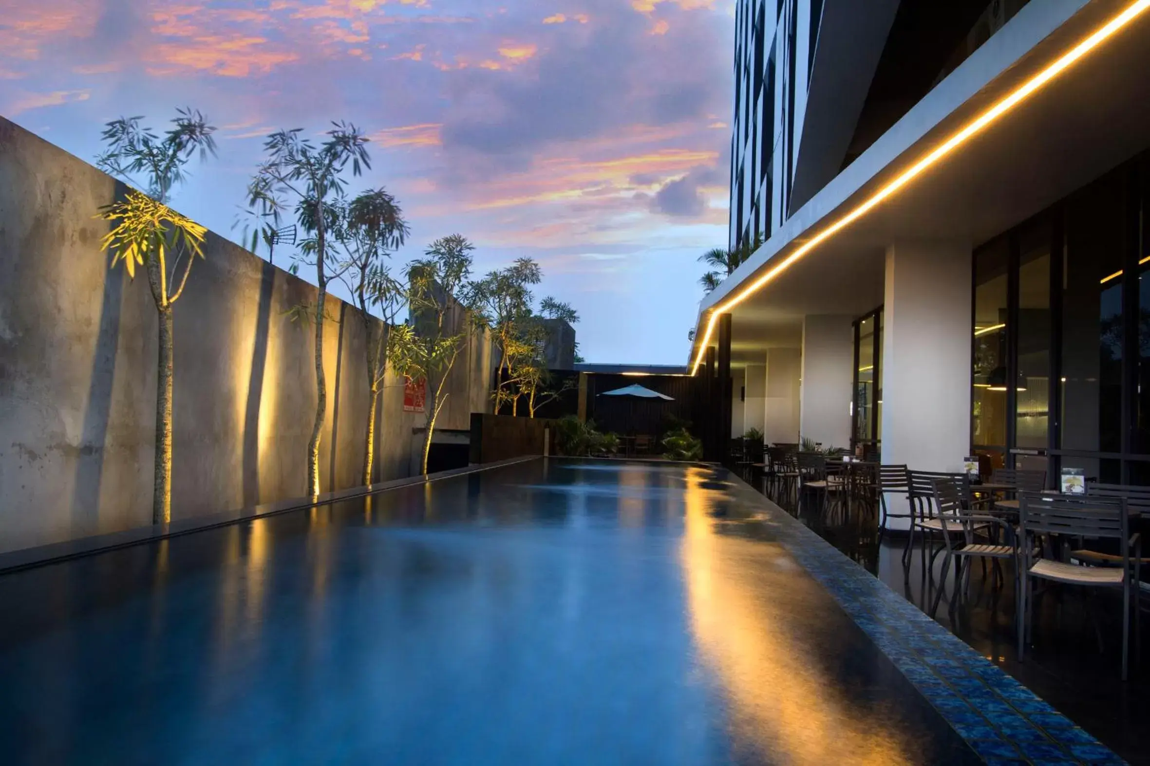 Swimming pool in Neo Hotel Tendean Jakarta by ASTON