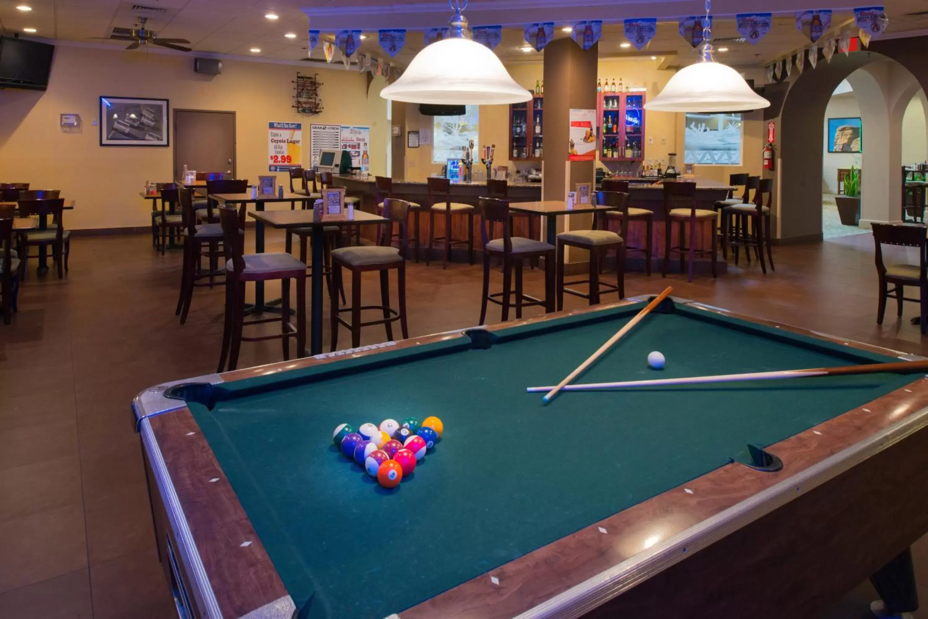 Lounge or bar, Billiards in GreenTree Hotel Phoenix West