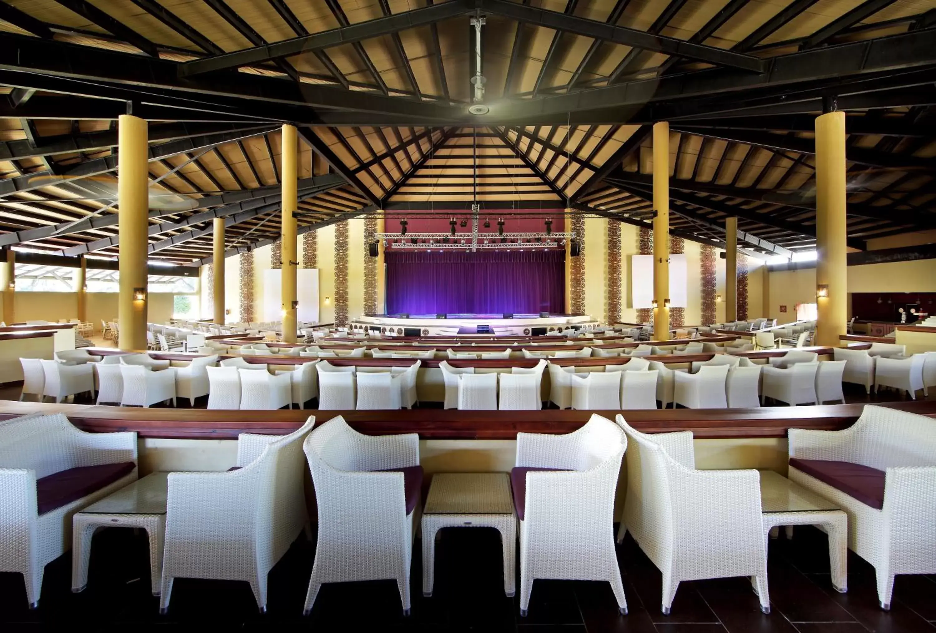 Evening entertainment in Grand Palladium Punta Cana Resort & Spa - All Inclusive