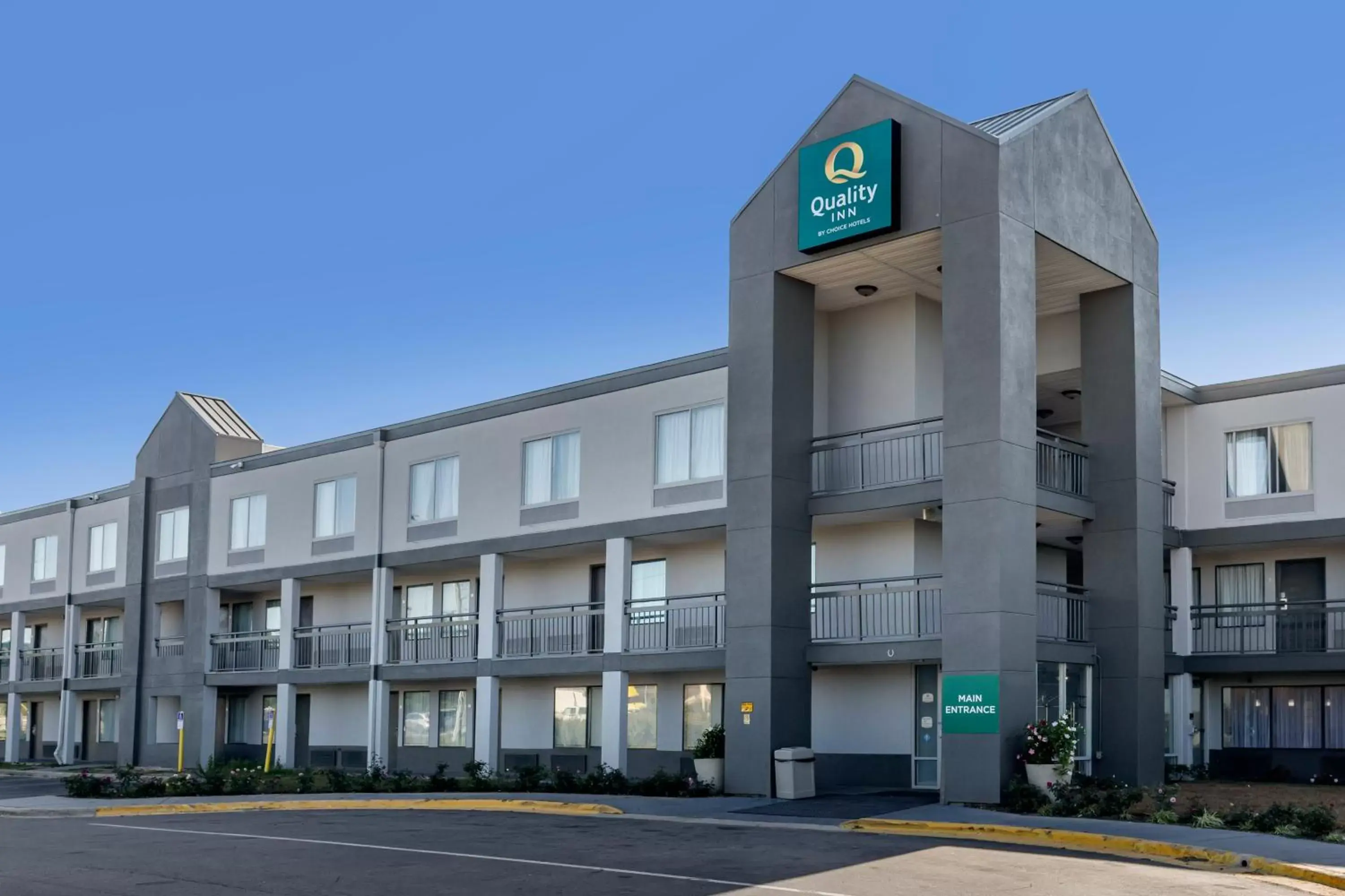 Property Building in Quality Inn Near Fort Liberty formerly Ft Bragg
