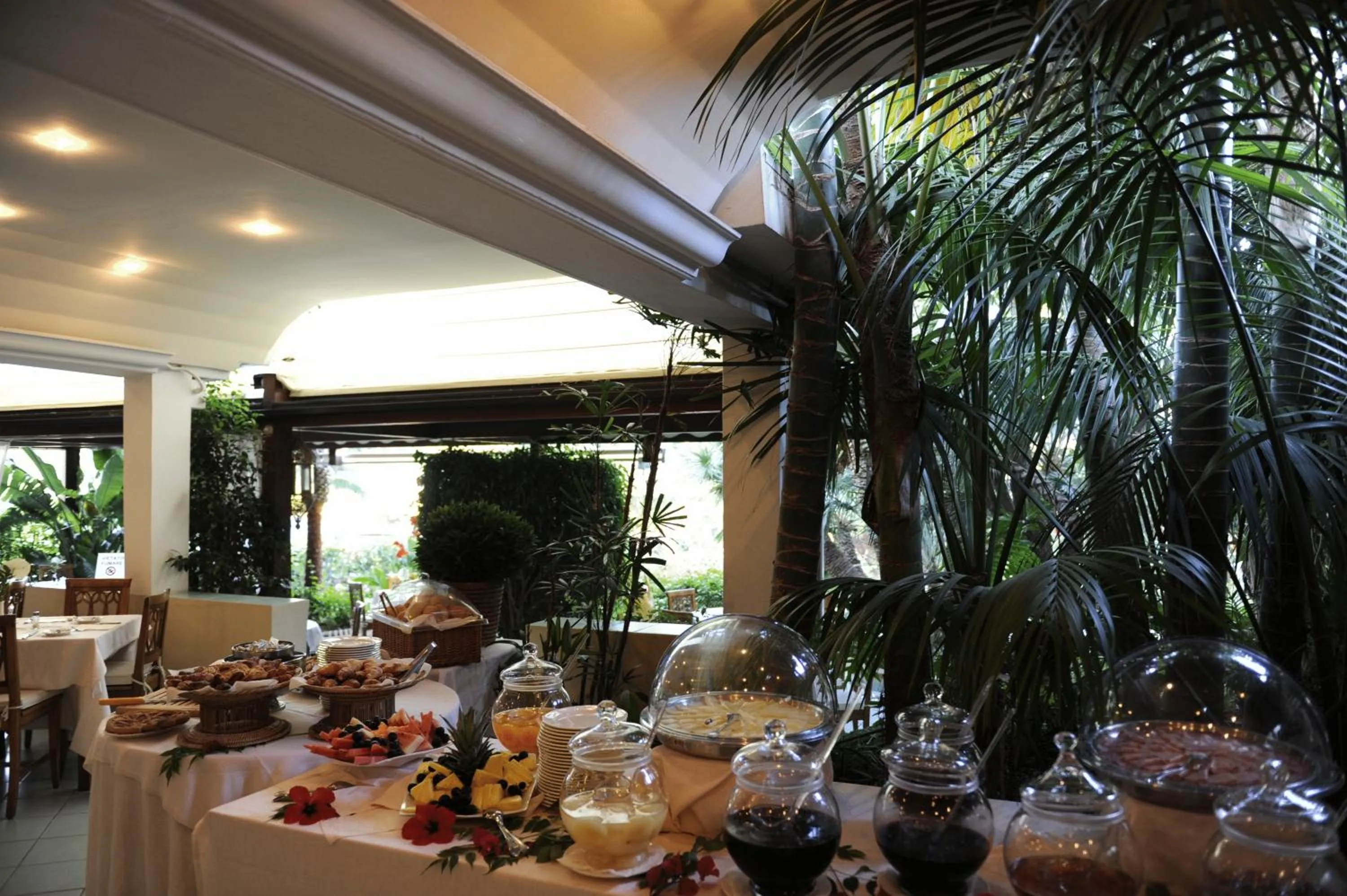 Restaurant/places to eat in Hotel Simius Playa