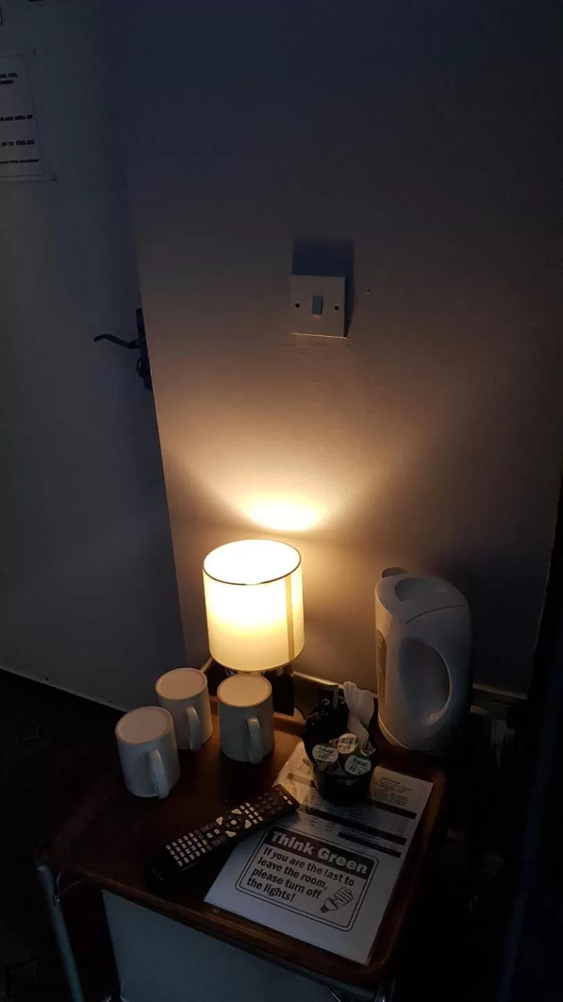 Coffee/tea facilities in Hour Glass Hotel