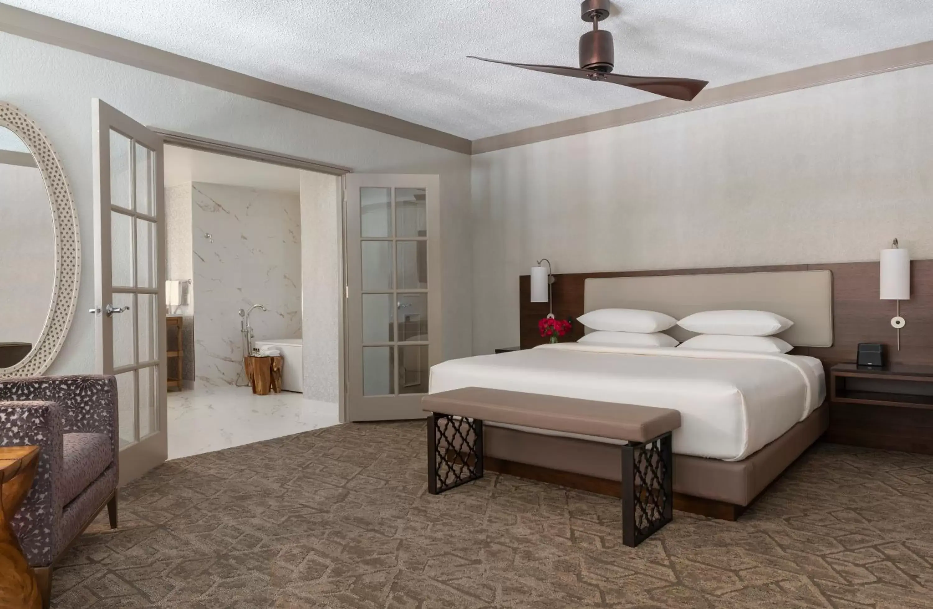 Bedroom, Bed in Hyatt Regency Coral Gables in Miami