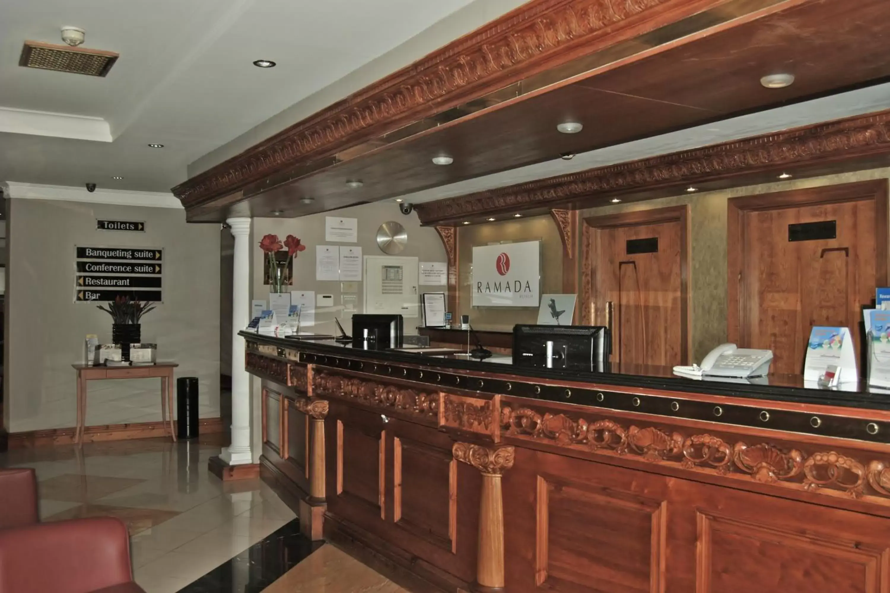 Lobby or reception, Lobby/Reception in Savera Hotel South Ruislip