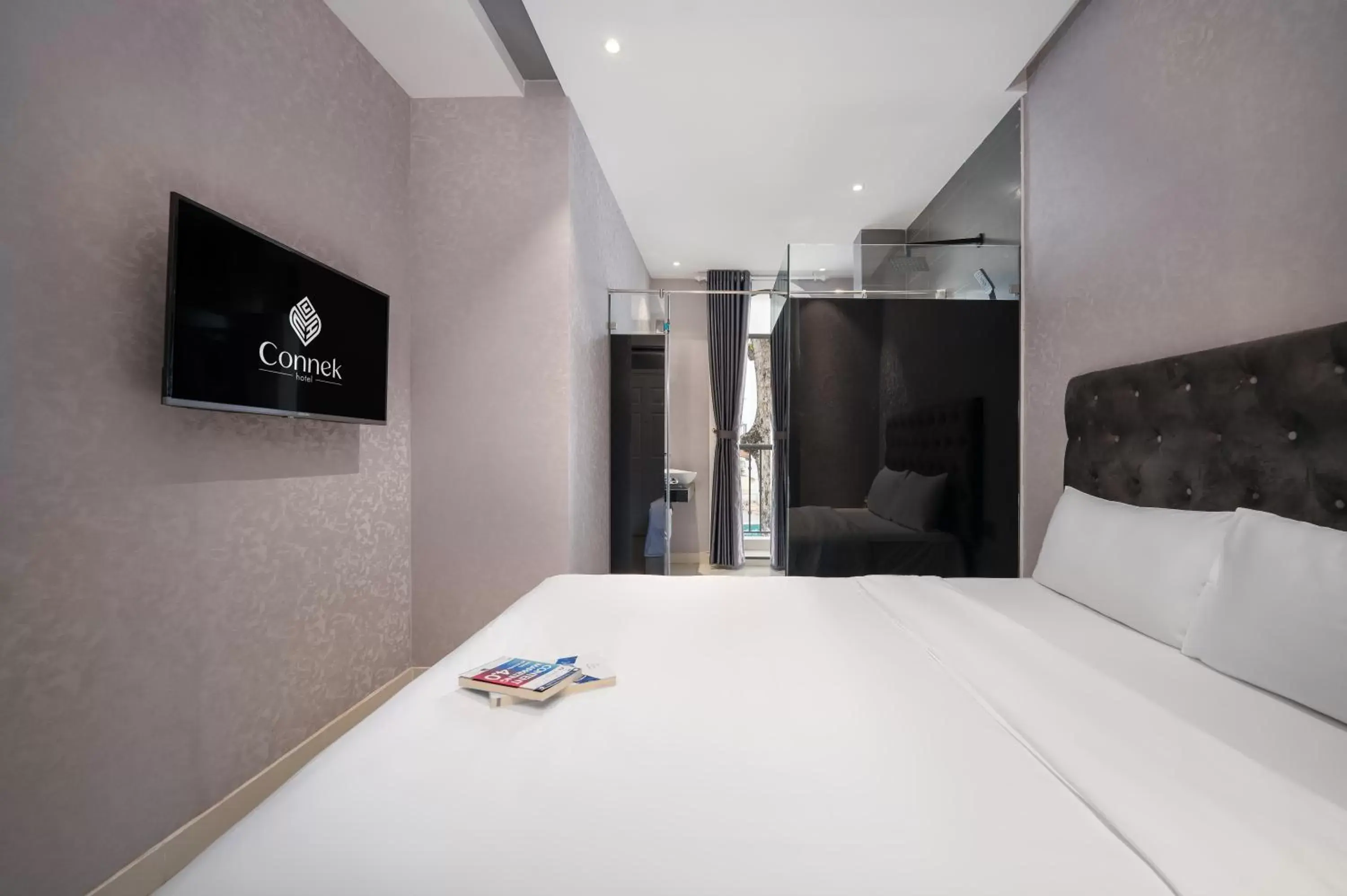 Photo of the whole room, Bed in Mari Queen Hotel - Bui Thi Xuan Photo of the whole room, Bed in Mari Queen Hotel - Bui Thi Xuan