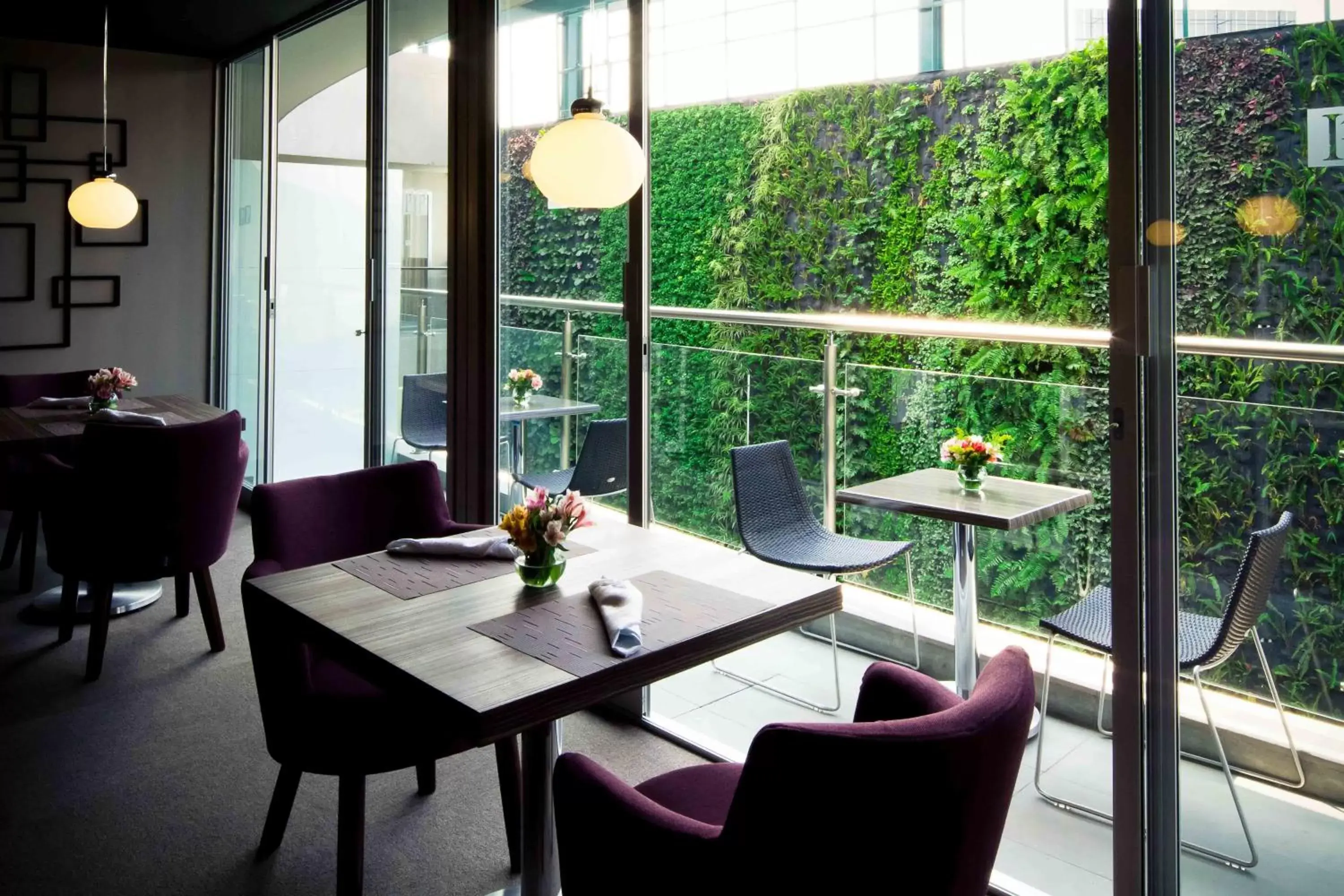 Restaurant/places to eat in Pennsylvania Suites Restaurant/places to eat in Pennsylvania Suites