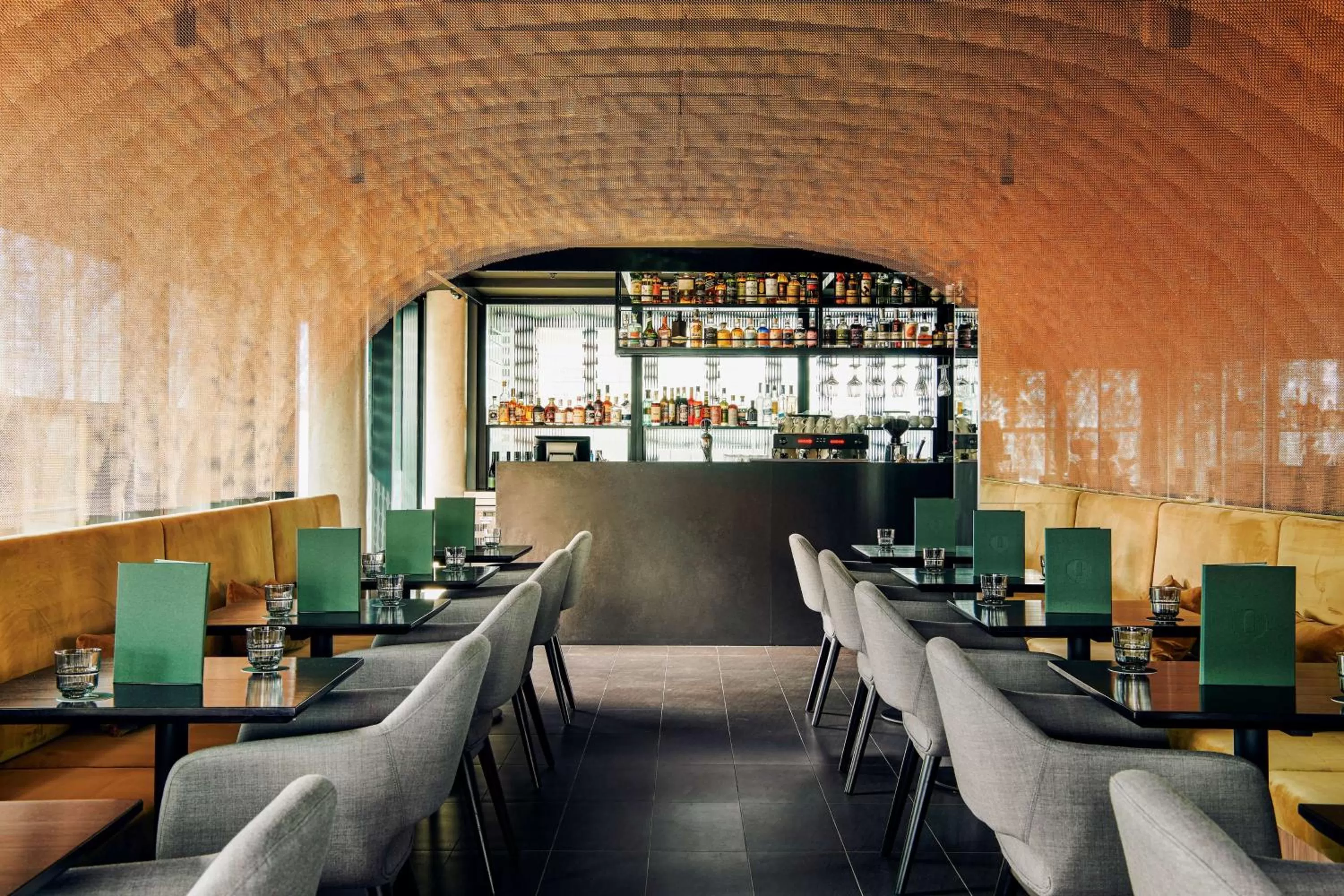 Lounge or bar in Quincy Hotel Melbourne