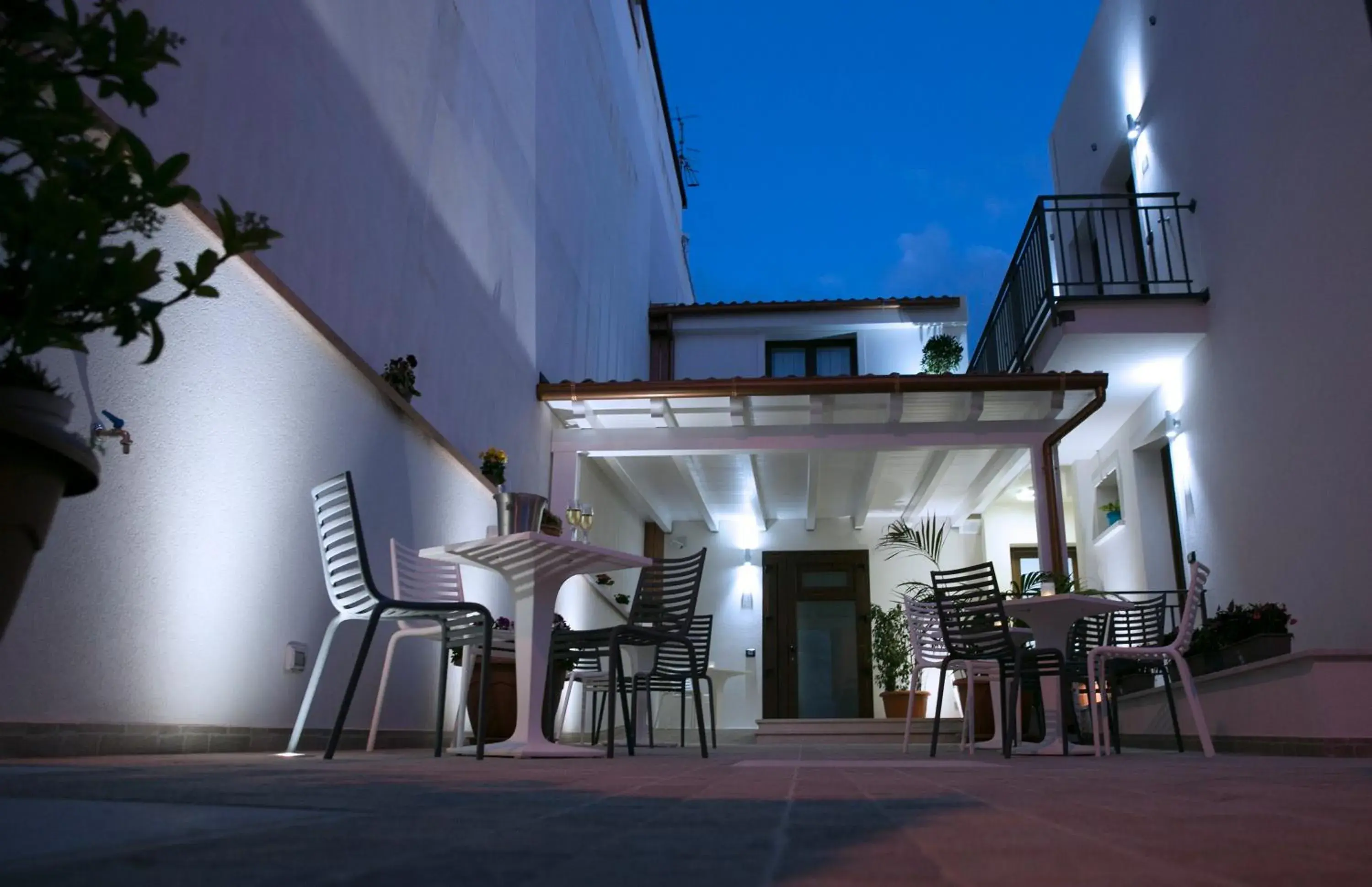 Facade/entrance, Patio/Outdoor Area in Hotel Perla Gaia
