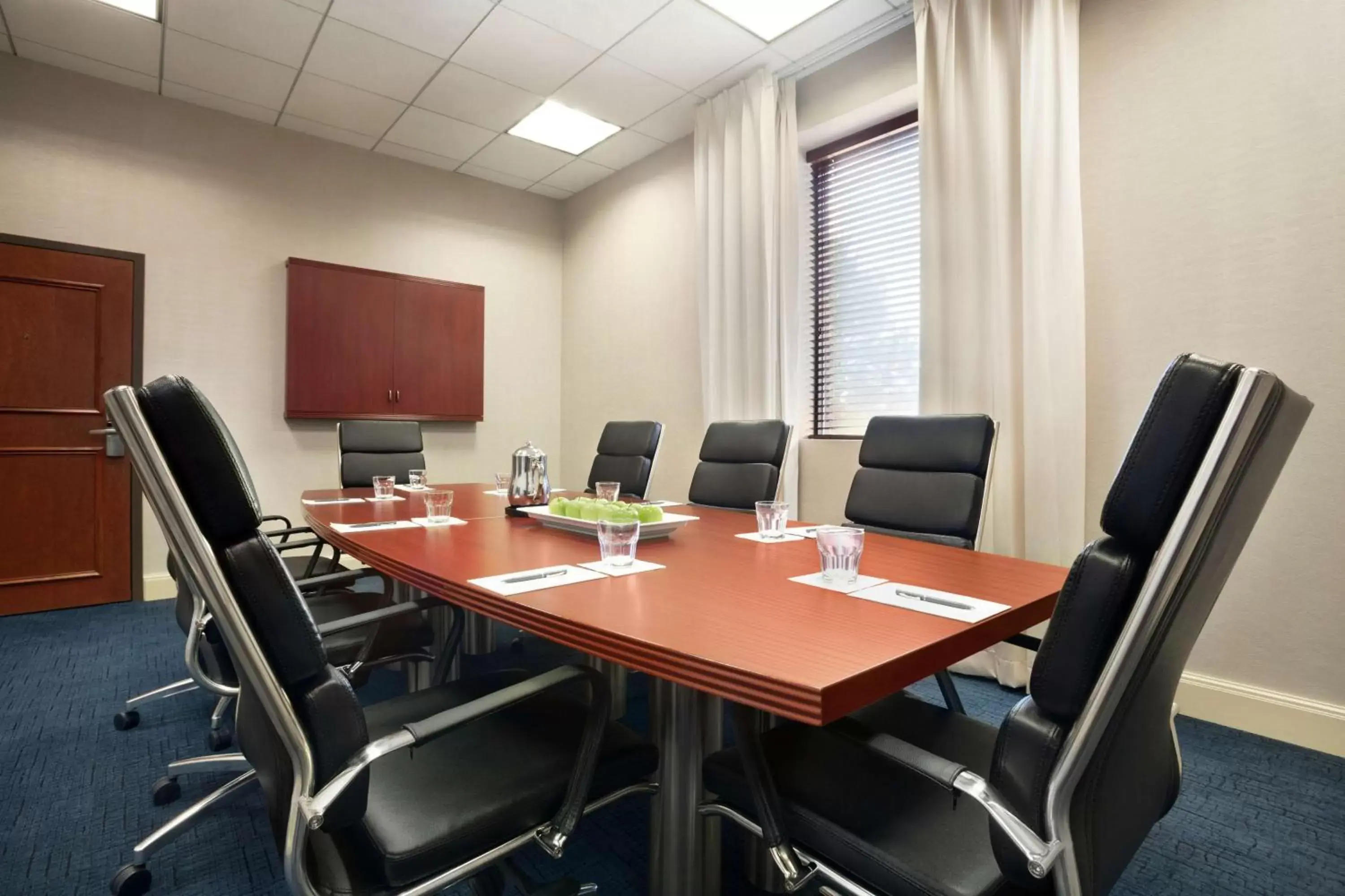 Meeting/conference room in Embassy Suites by Hilton Denver International Airport