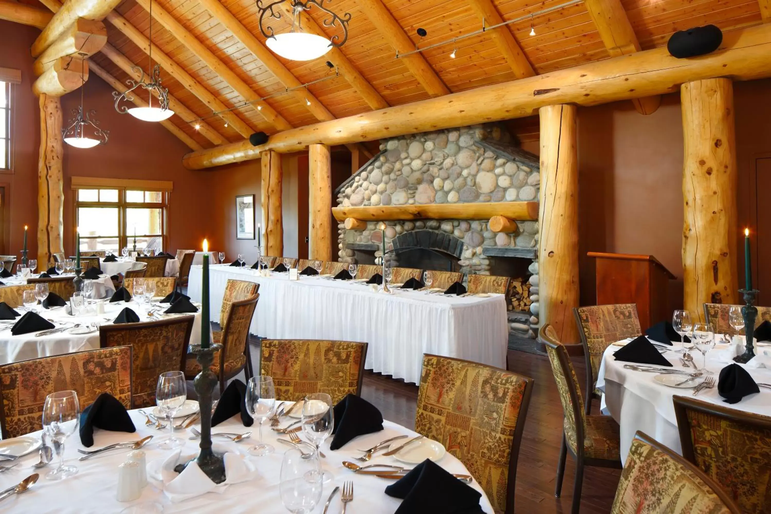 Restaurant/Places to Eat in Buffalo Mountain Lodge