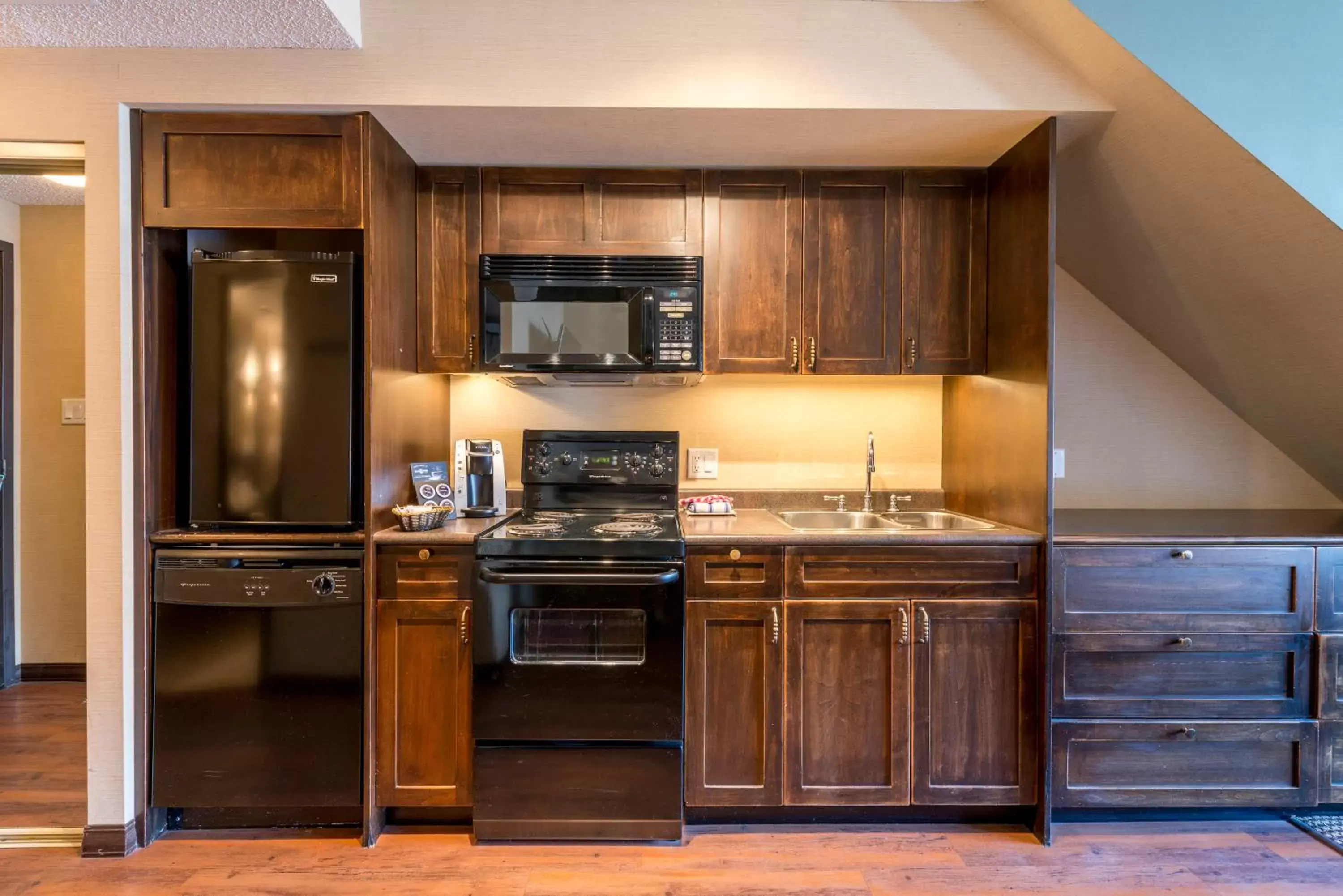 Kitchen or kitchenette, Kitchen/Kitchenette in Blackcomb Lodge