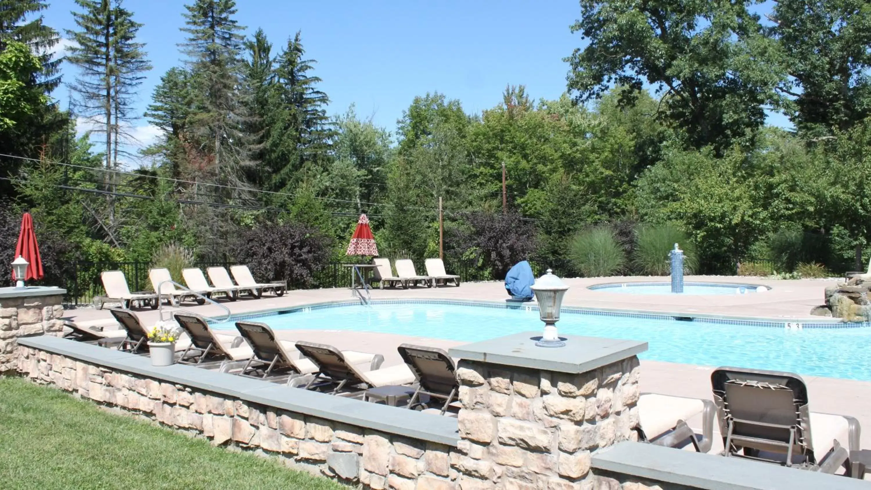 Pool view, Swimming Pool in Woodfield Manor - A Sundance Vacations Property