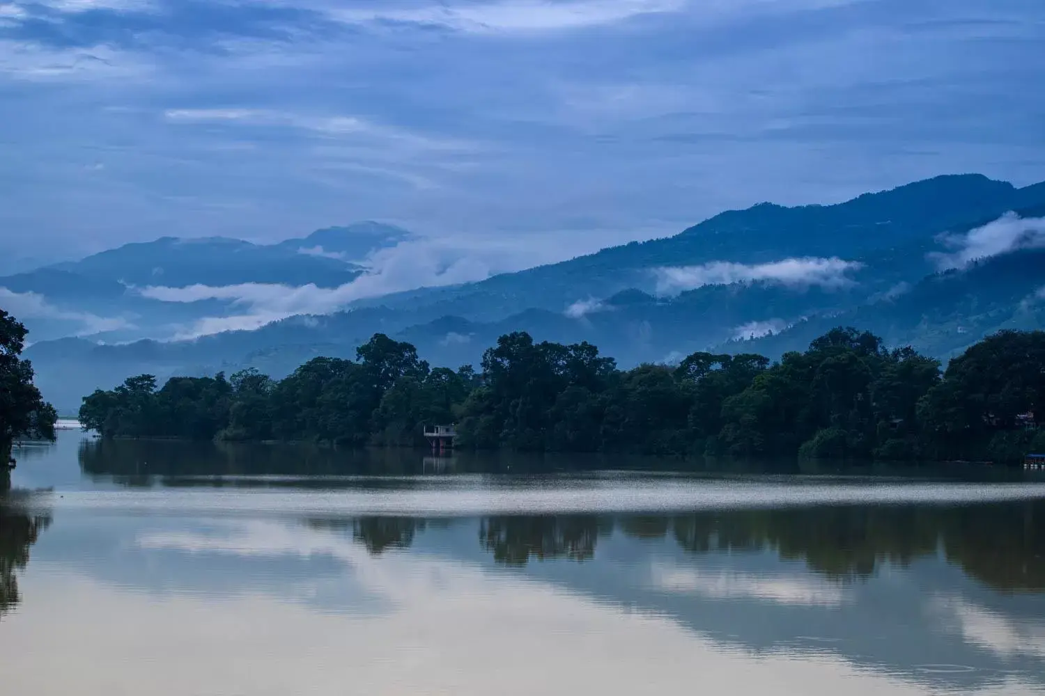 Natural landscape, Mountain View in Fish Tail Lodge