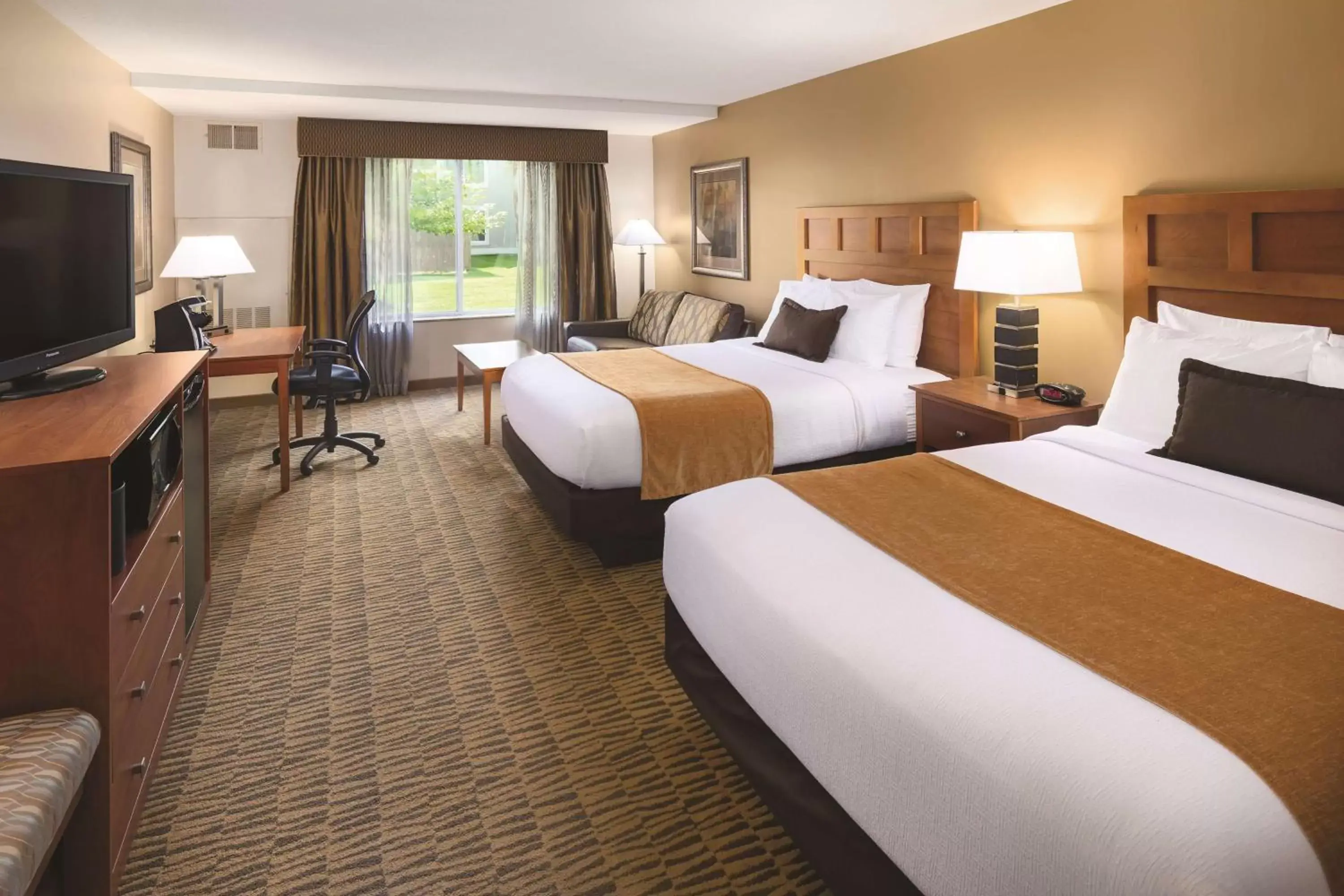 Queen Room with Two Queen Beds and Roll-In Shower - Disability Access in Best Western Plus Bloomington Hotel Queen Room with Two Queen Beds and Roll-In Shower - Disability Access in Best Western Plus Bloomington Hotel
