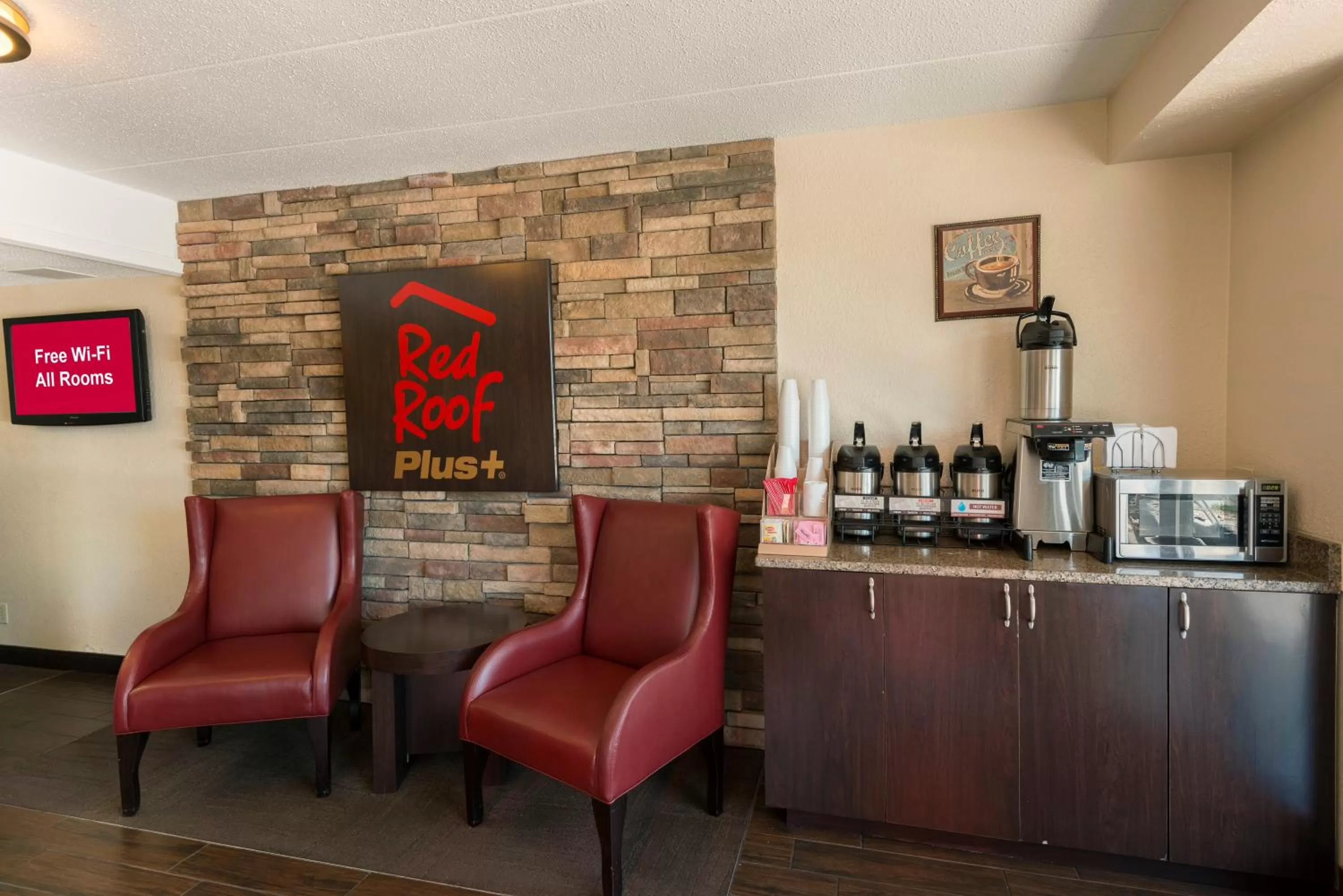 Lobby or reception in Red Roof Inn PLUS+ St. Louis - Forest Park / Hampton Ave.