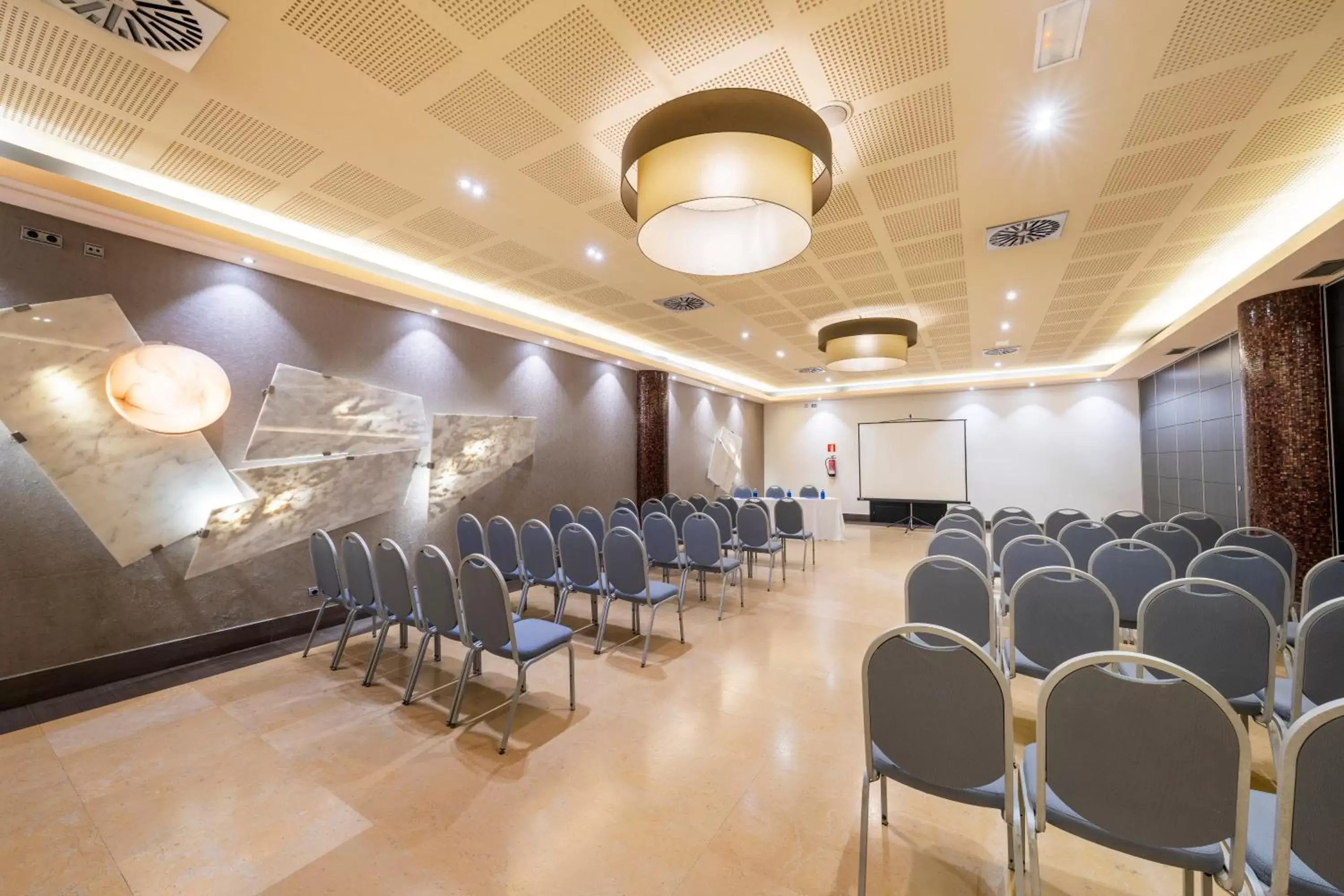 Meeting/conference room in Iberik Santo Domingo Plaza Hotel