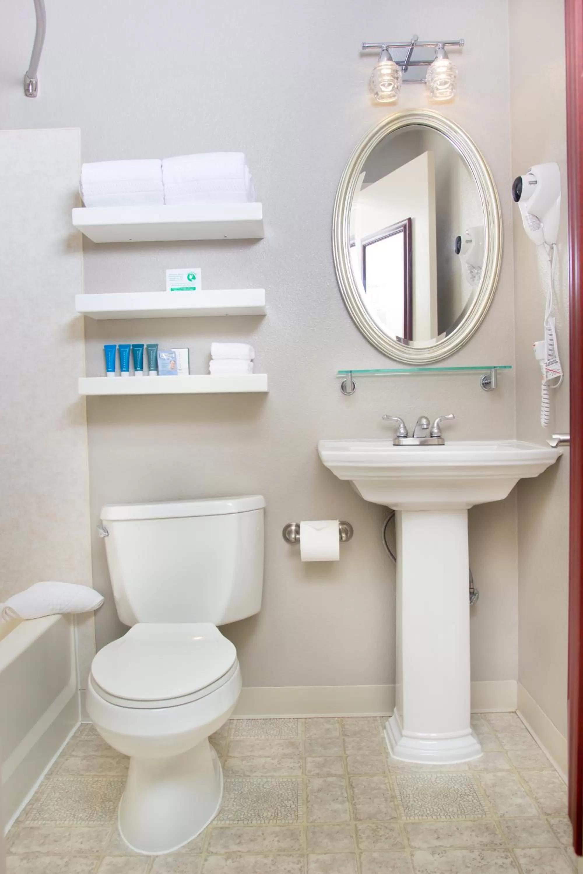 Toilet in Belltown Inn