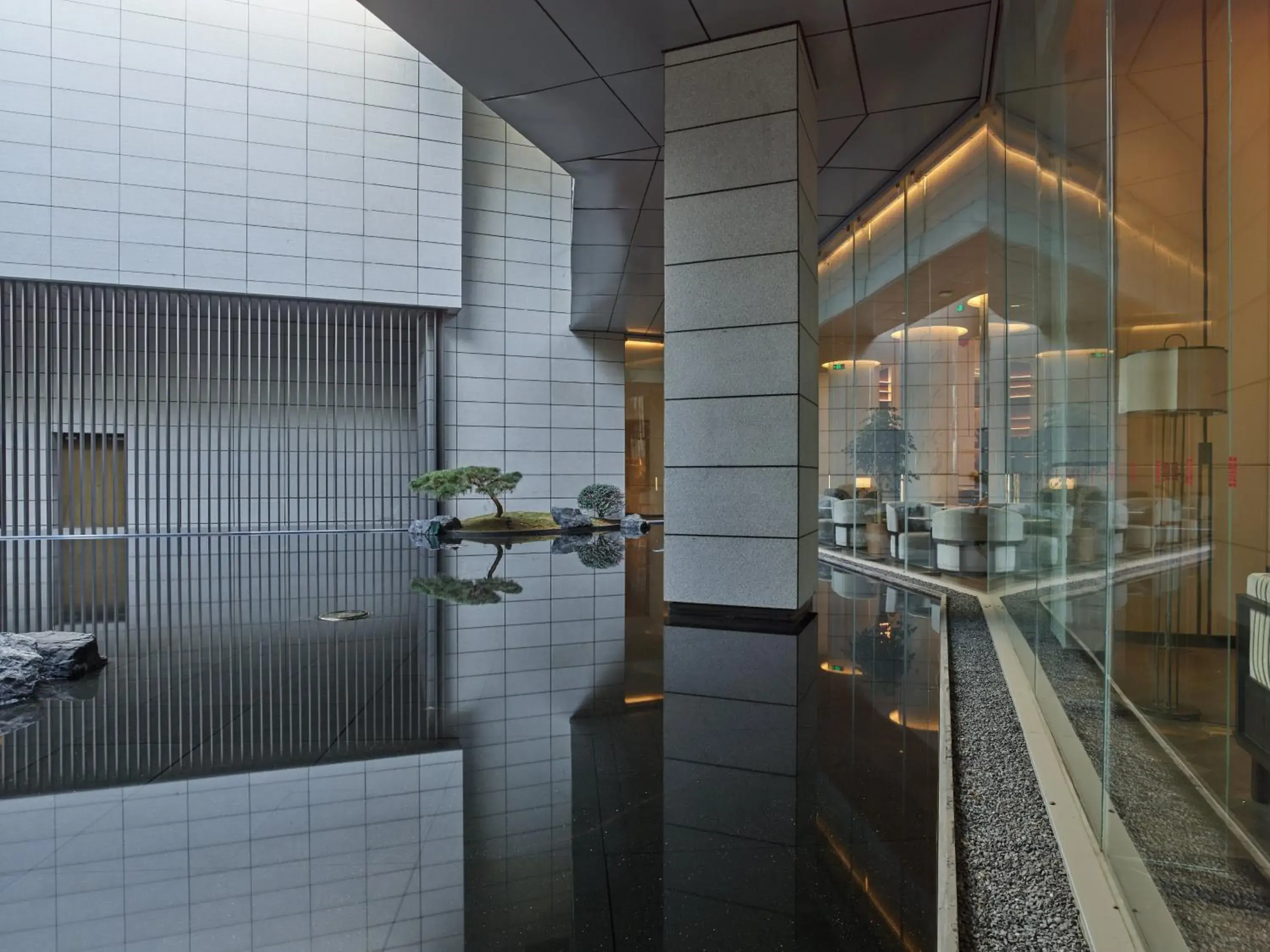 Property building, Bathroom in HUALUXE Nanjing Yangtze River, an IHG Hotel