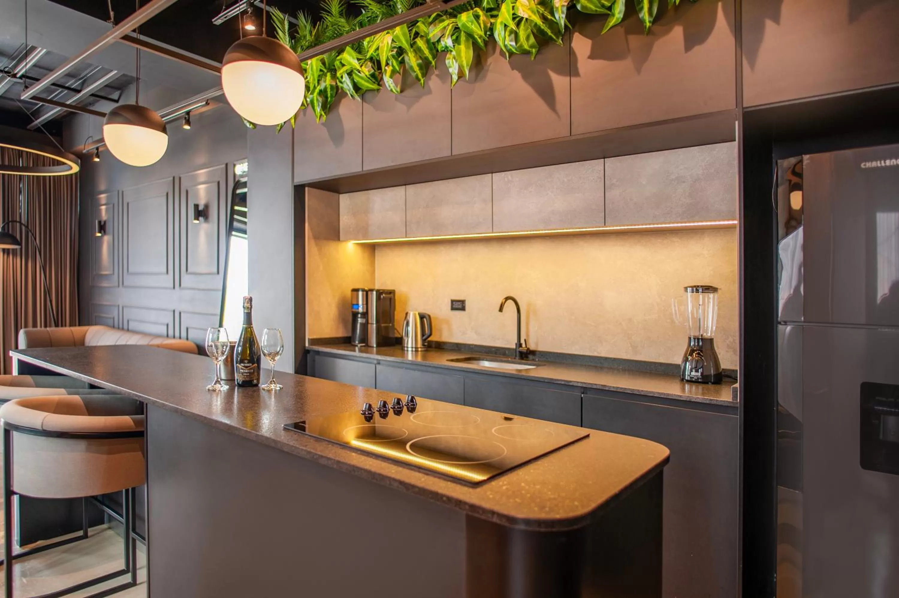Kitchen or kitchenette in Hemma Bogotá Country Luxury Suites Hotel