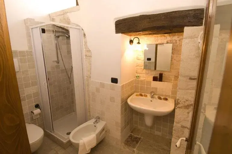 Bathroom in Hotel Palazzo D'Erchia