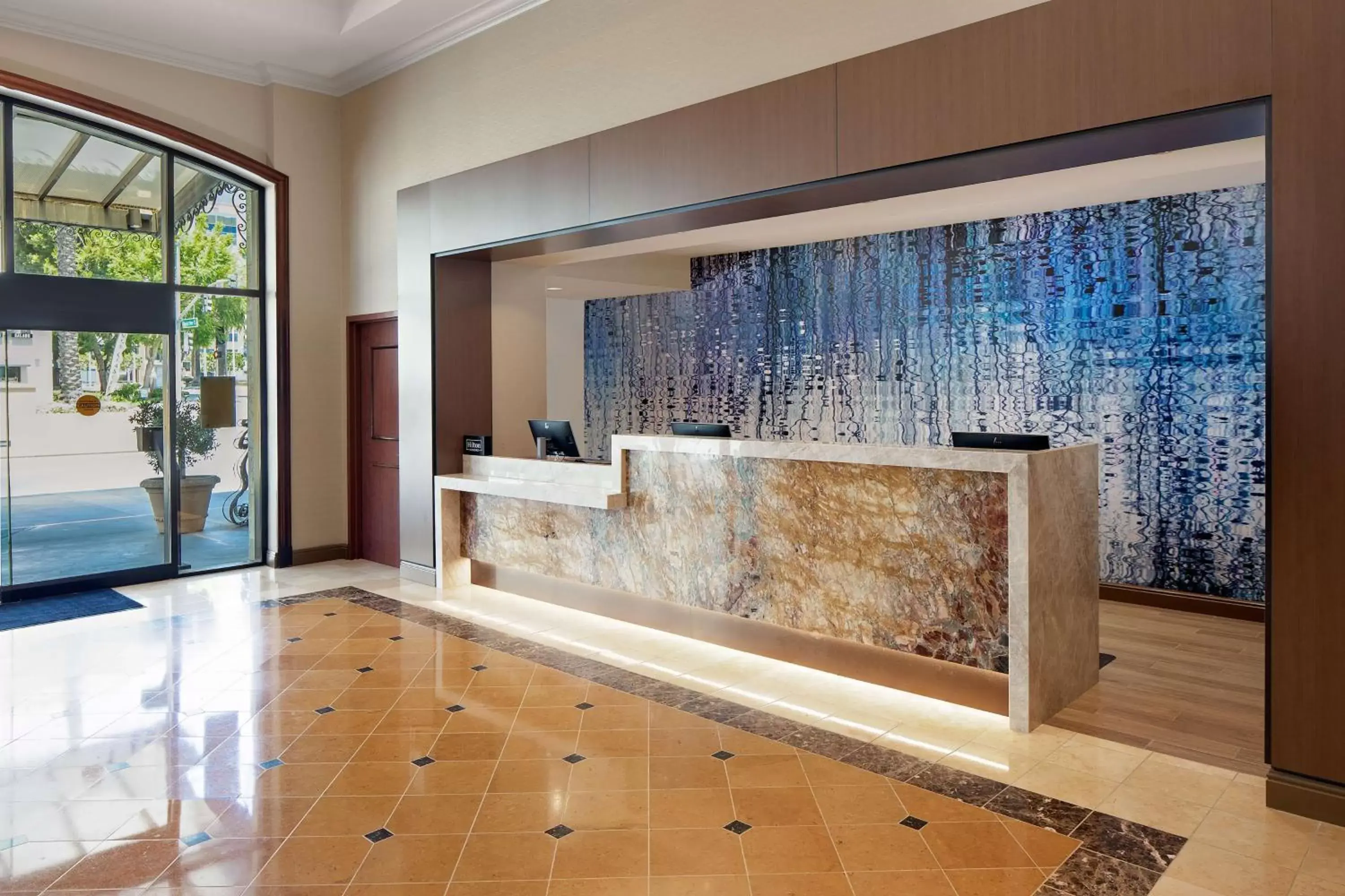 Lobby or reception, Lobby/Reception in DoubleTree by Hilton Santa Ana - Orange County Airport